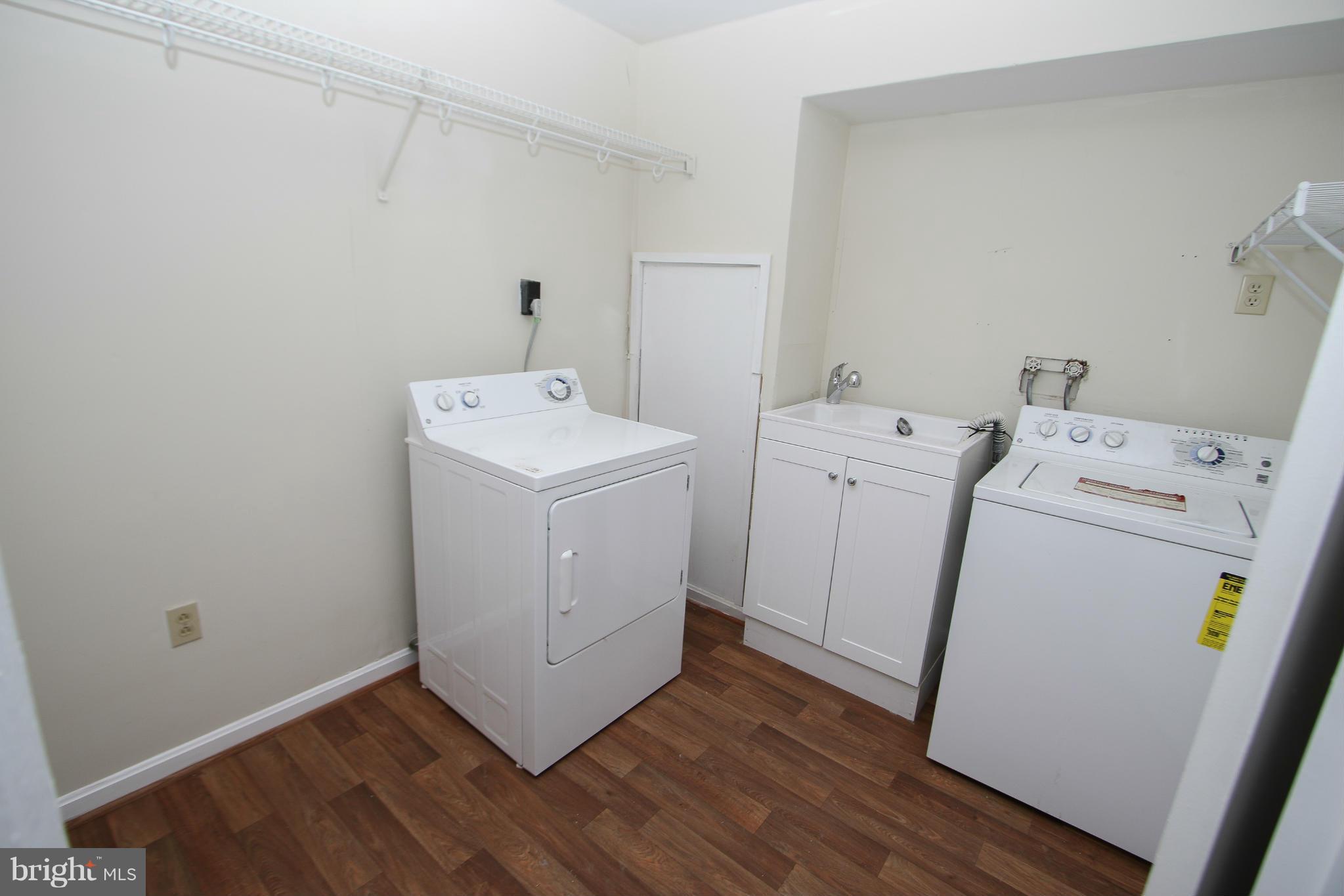 COURTS OF CHANDON - Residential