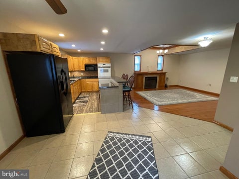 Condo For Rent - 210 N Centre Avenue #APARTMENT A<br/> Berks County, LEESPORT, PA 19533