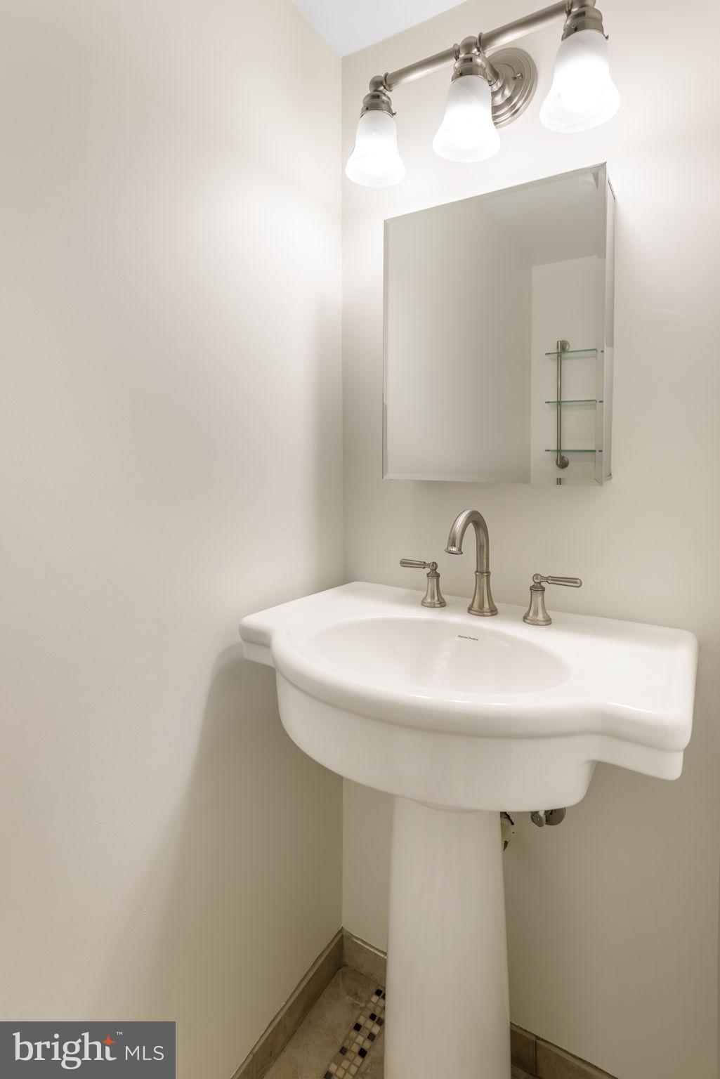 NEWINGTON STATION - Residential