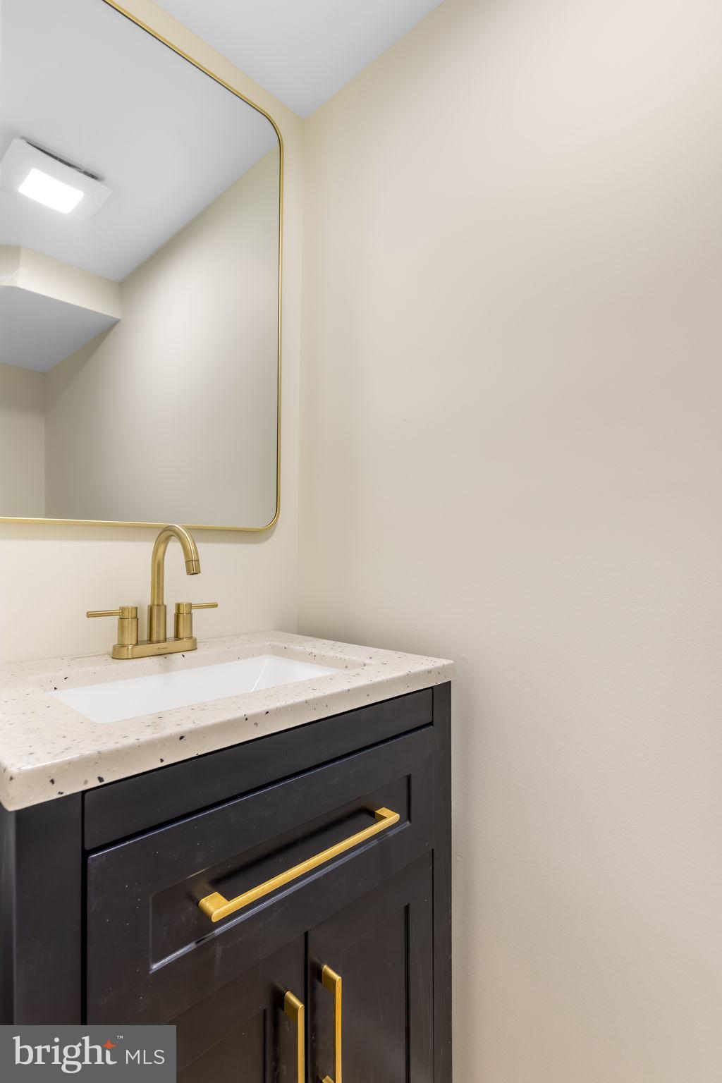 NEWINGTON STATION - Residential