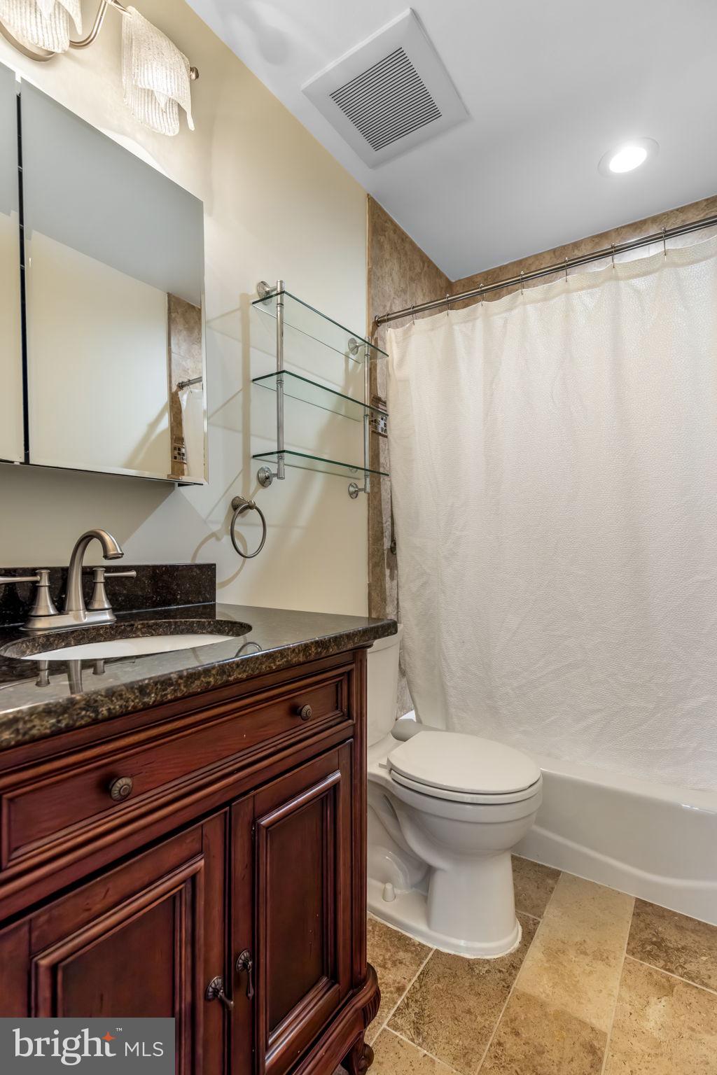 NEWINGTON STATION - Residential