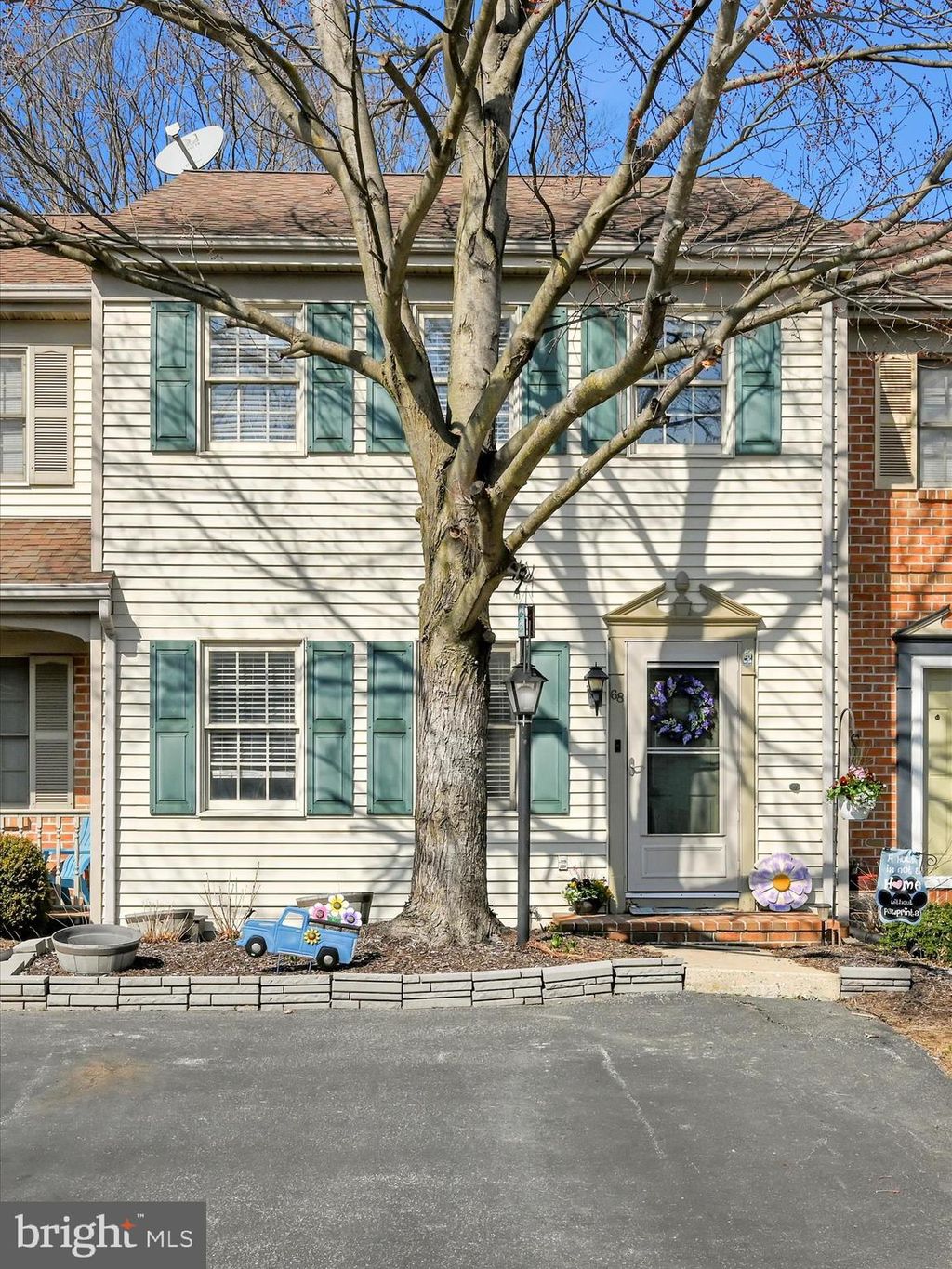 Photo of 68 Robinhill Drive, LITITZ, PA 17543 (MLS # PALA2065088)