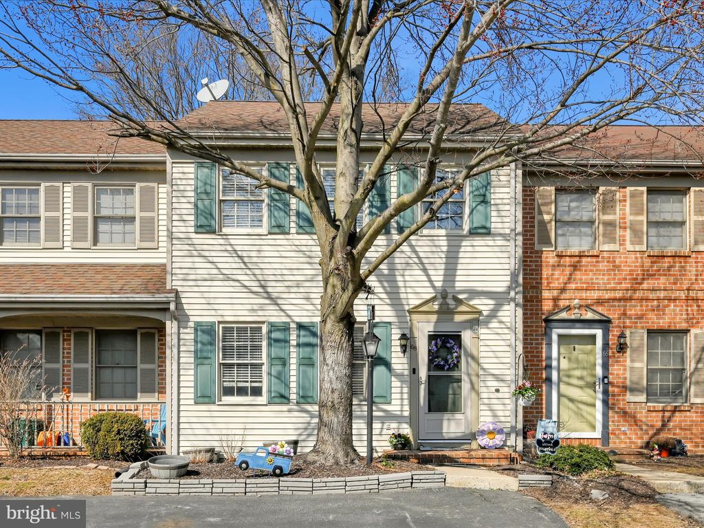 Photo of 68 Robinhill Drive, LITITZ, PA 17543 (MLS # PALA2065088)