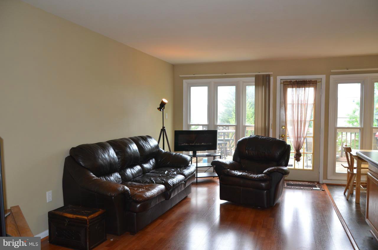 RIVER OAKS - Residential