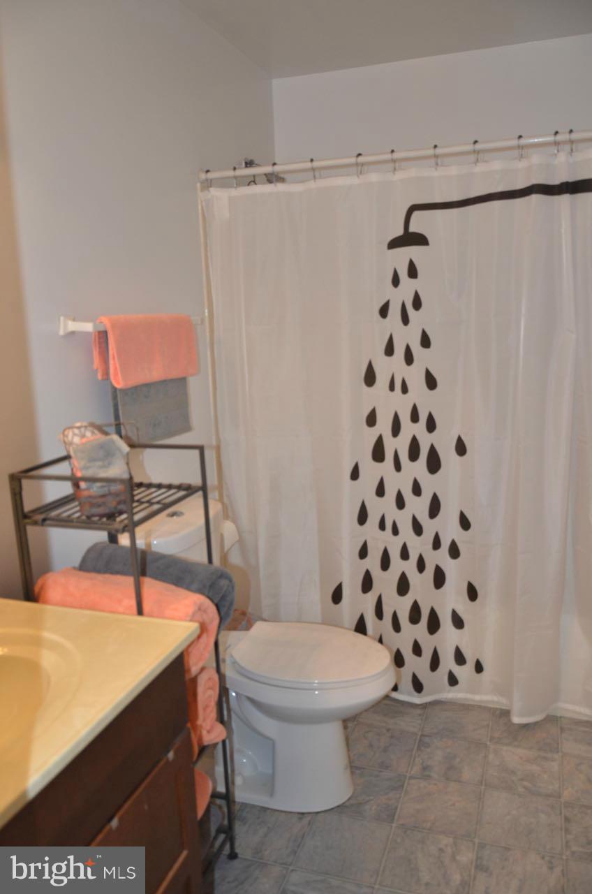 RIVER OAKS - Residential