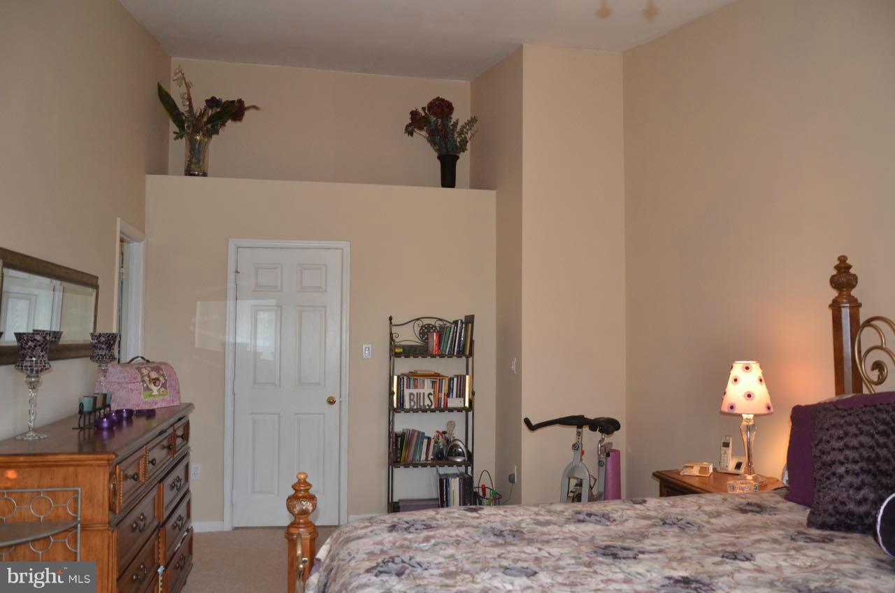 RIVER OAKS - Residential