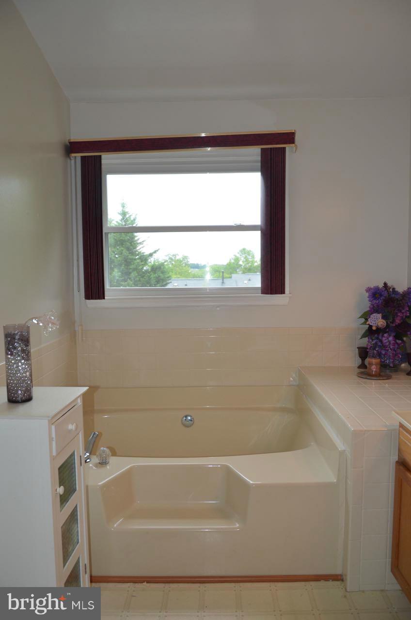 RIVER OAKS - Residential