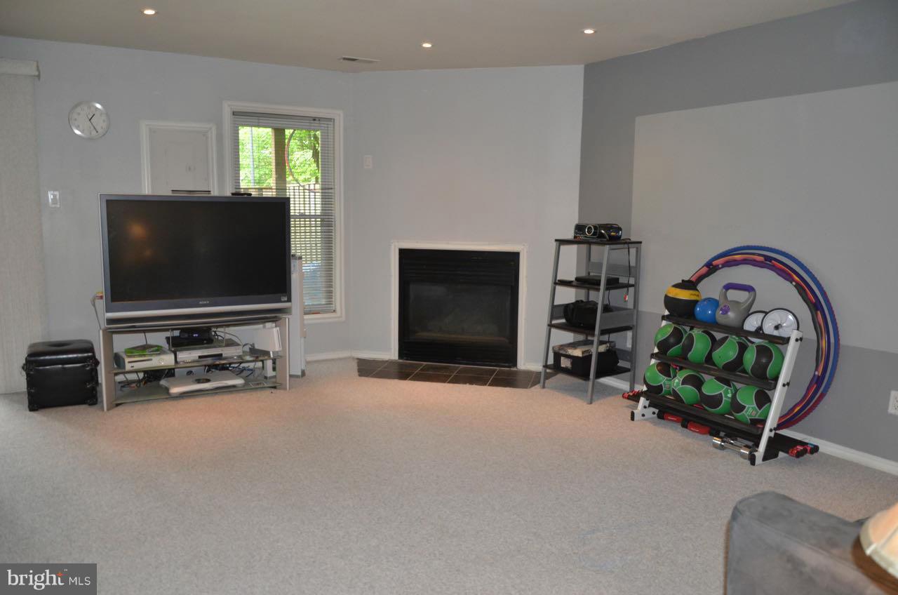 RIVER OAKS - Residential