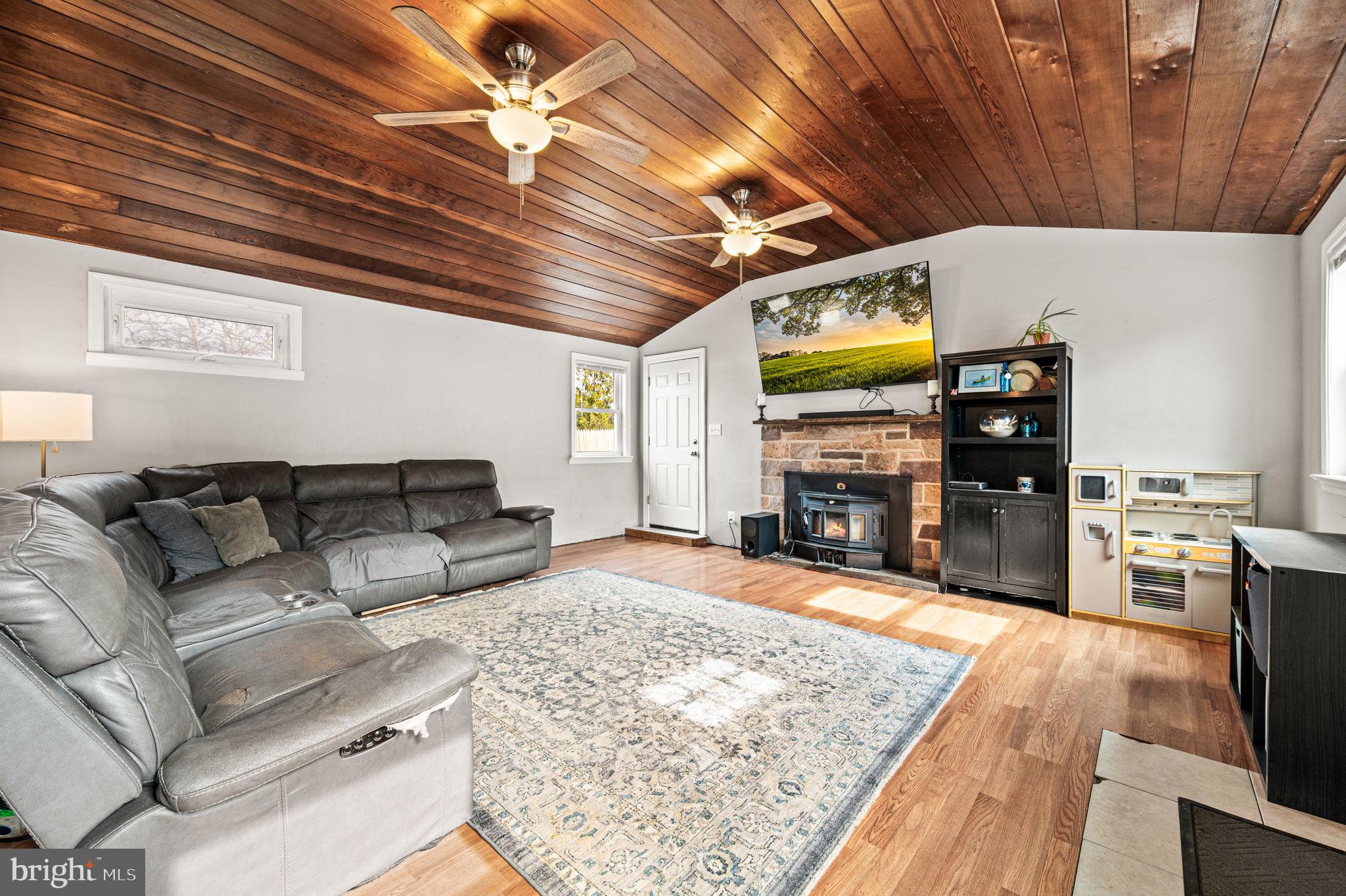 5380 POINT PLEASANT PIKE