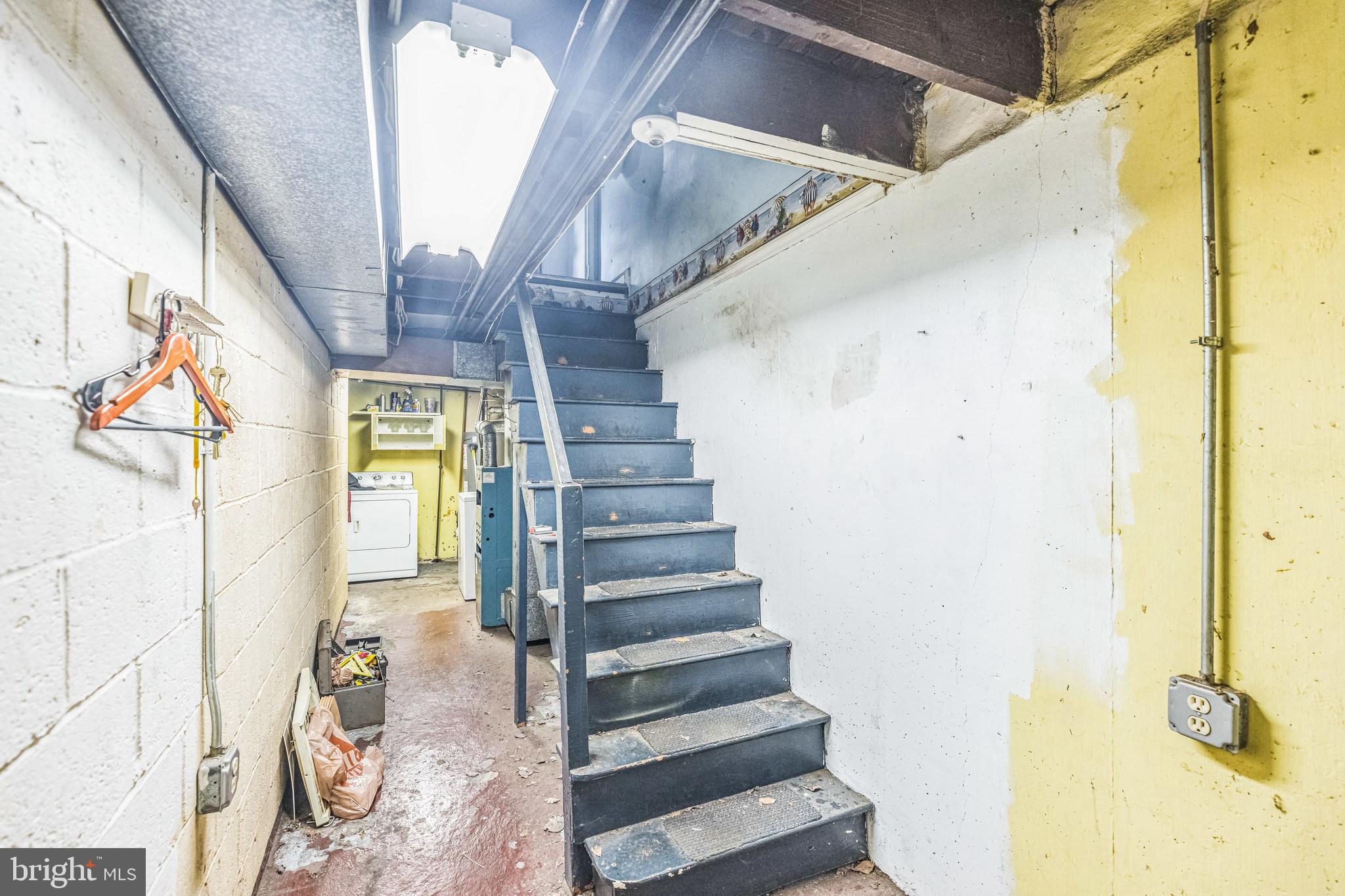 LAWNCREST - Residential