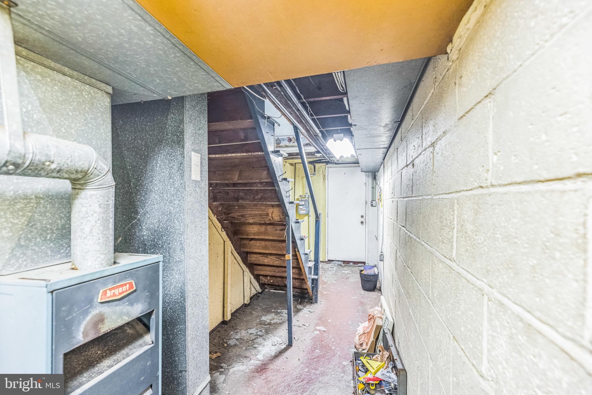 LAWNCREST - Residential