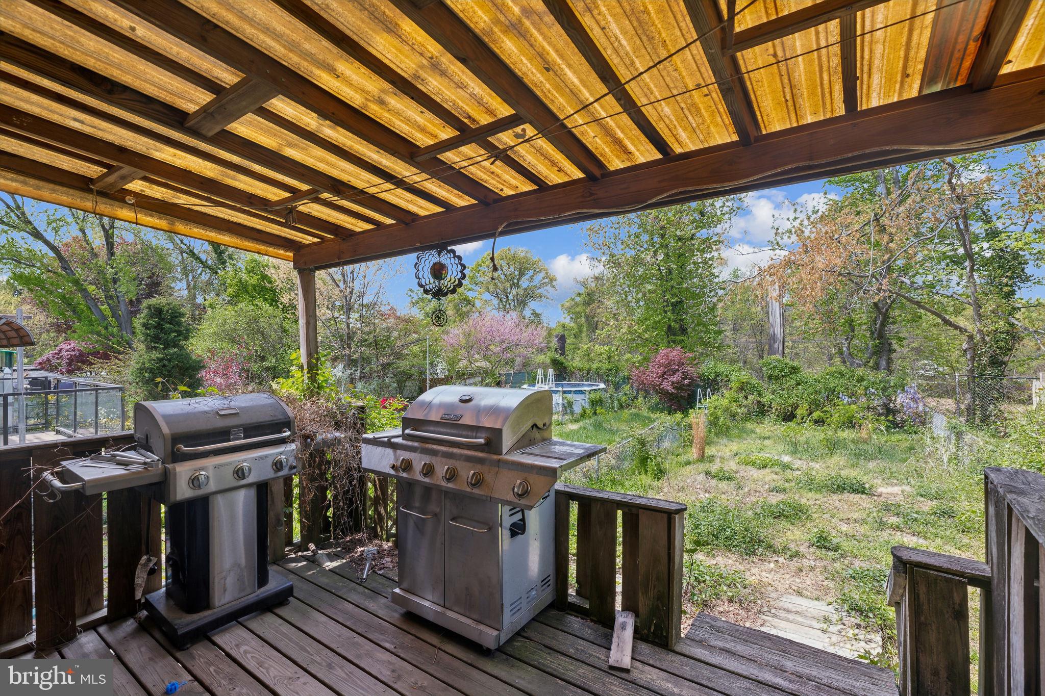 LAWNCREST - Residential