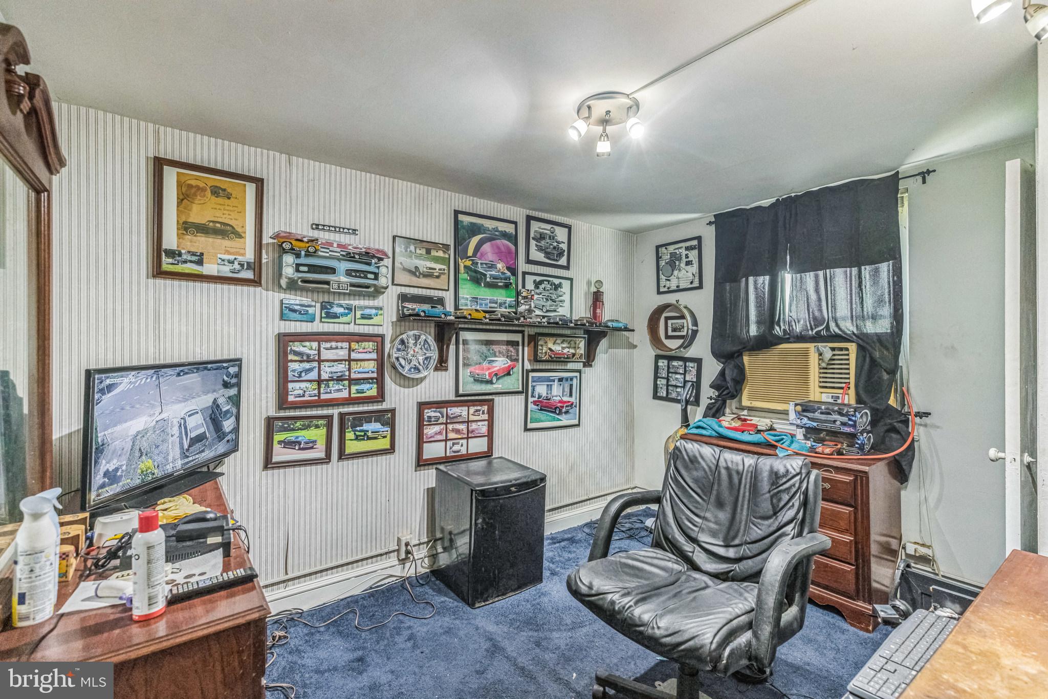 LAWNCREST - Residential