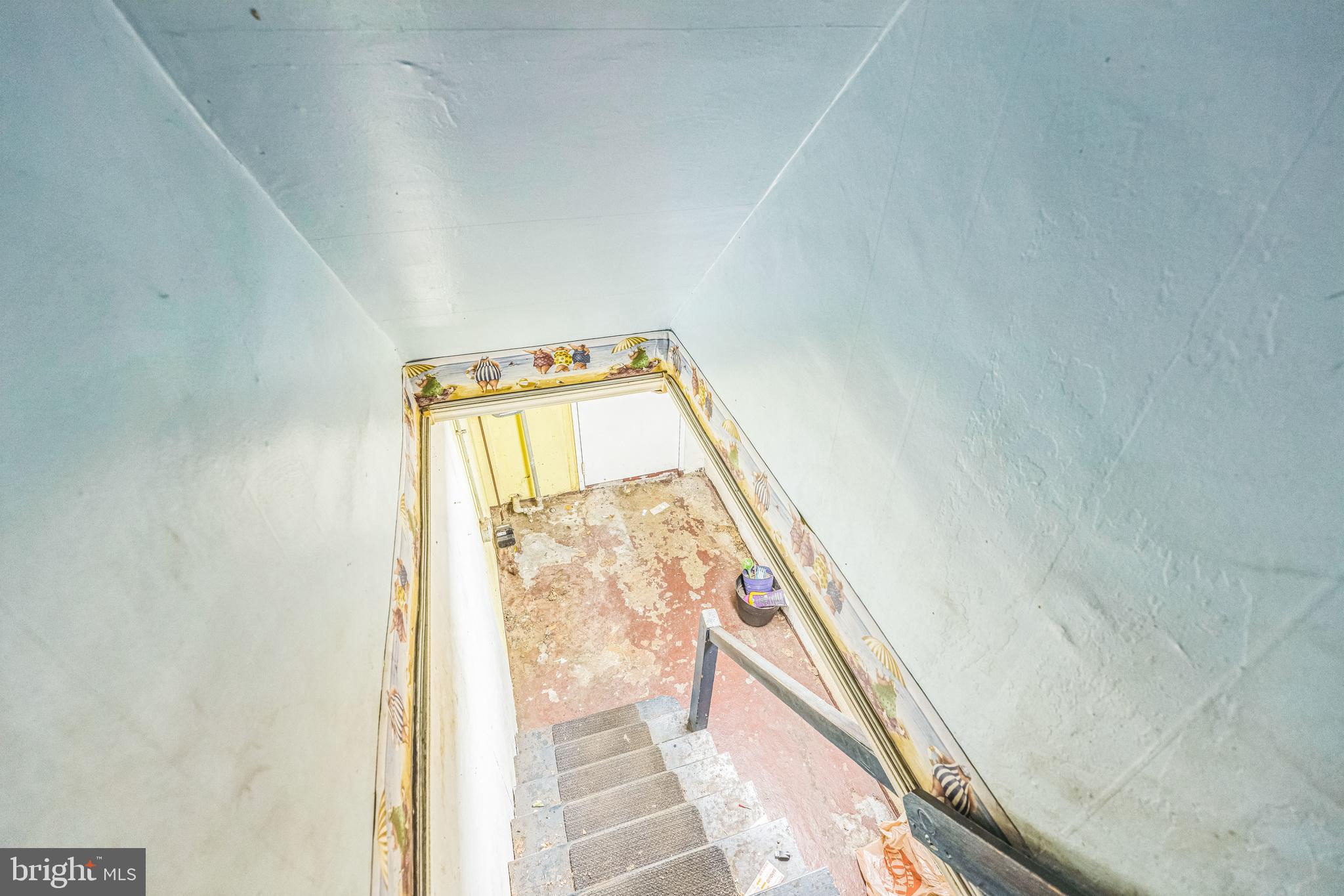 LAWNCREST - Residential