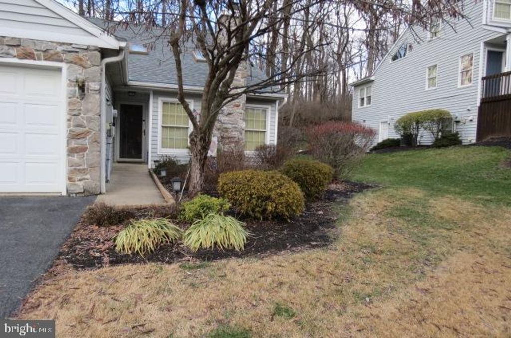 Photo of 118 Mountainstone Drive, Elizabethtown, PA 17022 (MLS # PALA2046404)
