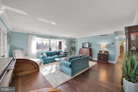 Homes For Sale - 860 Lower Ferry Road #5P<br/> EWING, NJ 08628