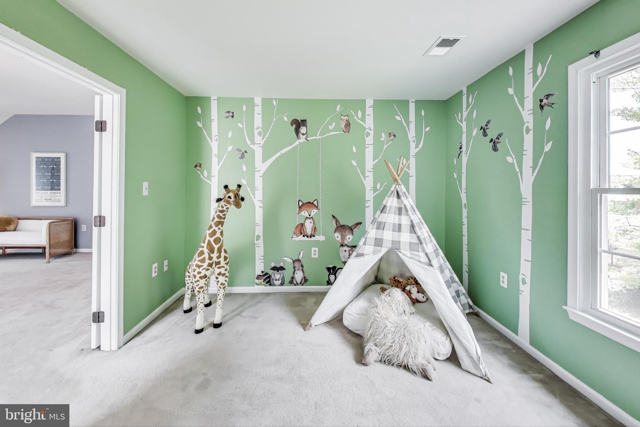 WASHINGTONIAN WOODS - Residential