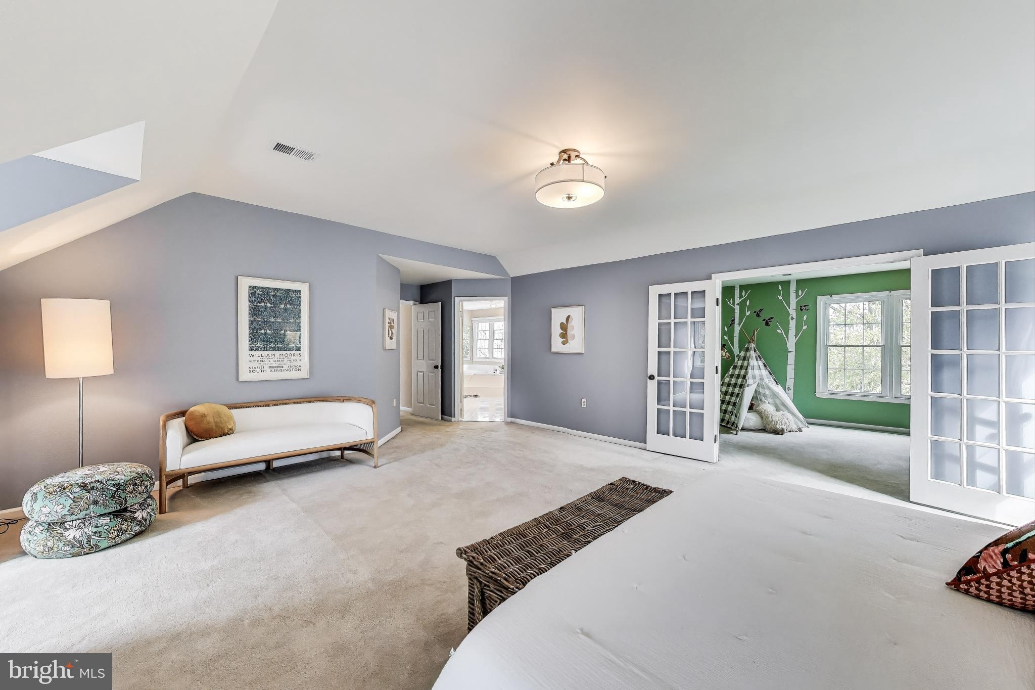 WASHINGTONIAN WOODS - Residential