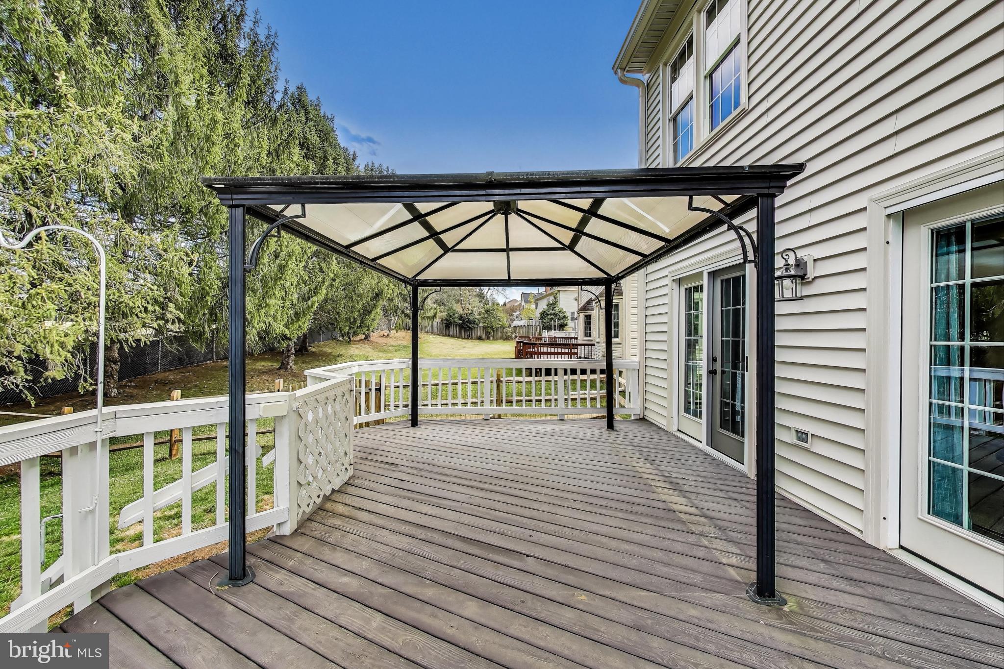 WASHINGTONIAN WOODS - Residential