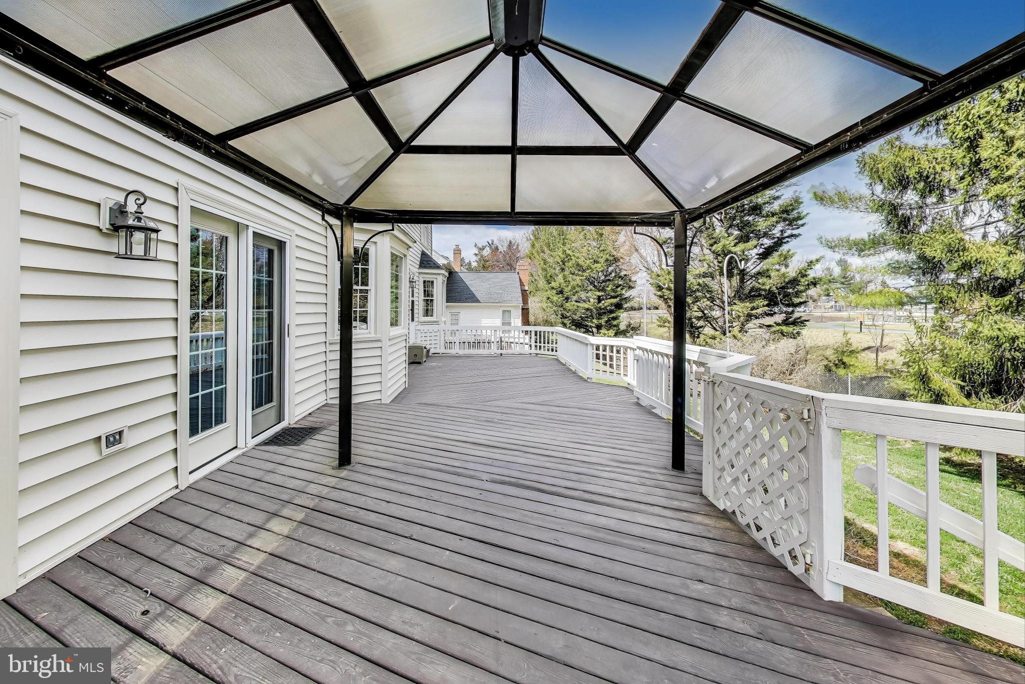 WASHINGTONIAN WOODS - Residential