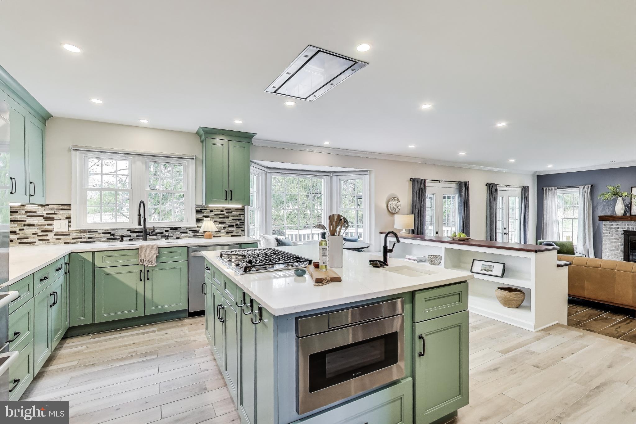 WASHINGTONIAN WOODS - Residential