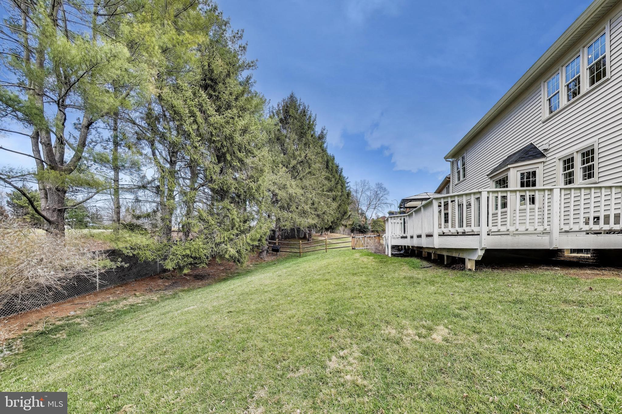 WASHINGTONIAN WOODS - Residential