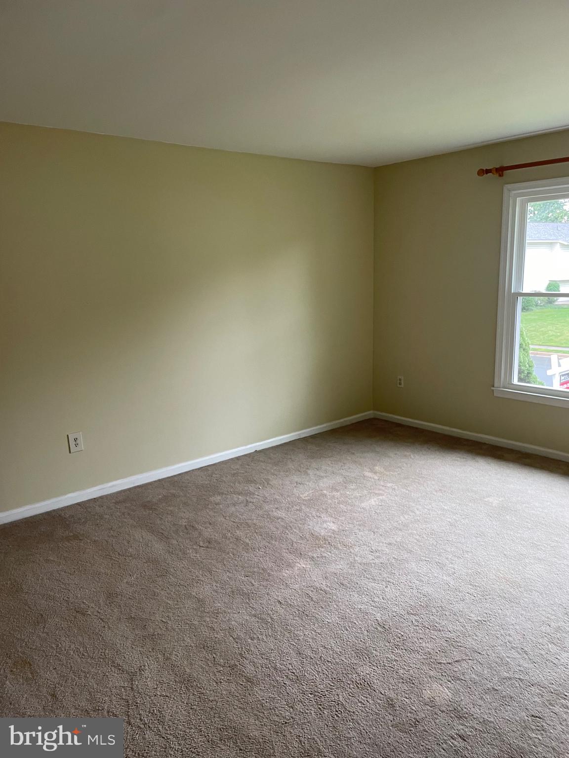 LONGWOOD KNOLLS - Residential Lease