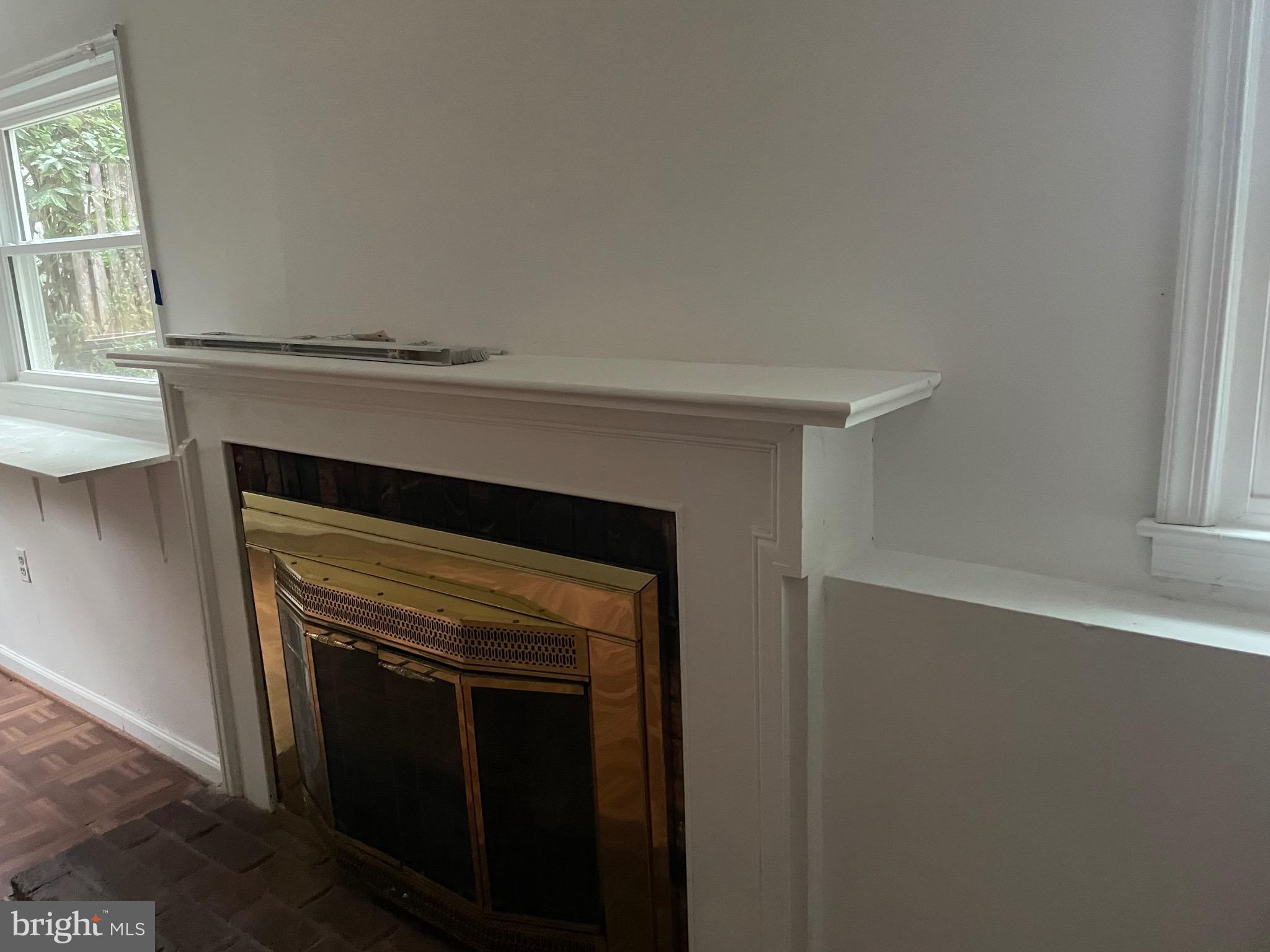 LONGWOOD KNOLLS - Residential Lease