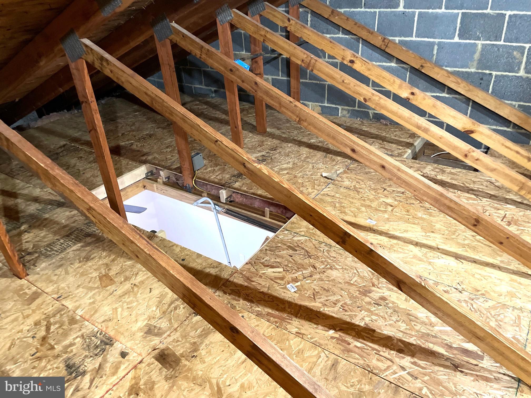 PINECREST HEIGHTS - Residential