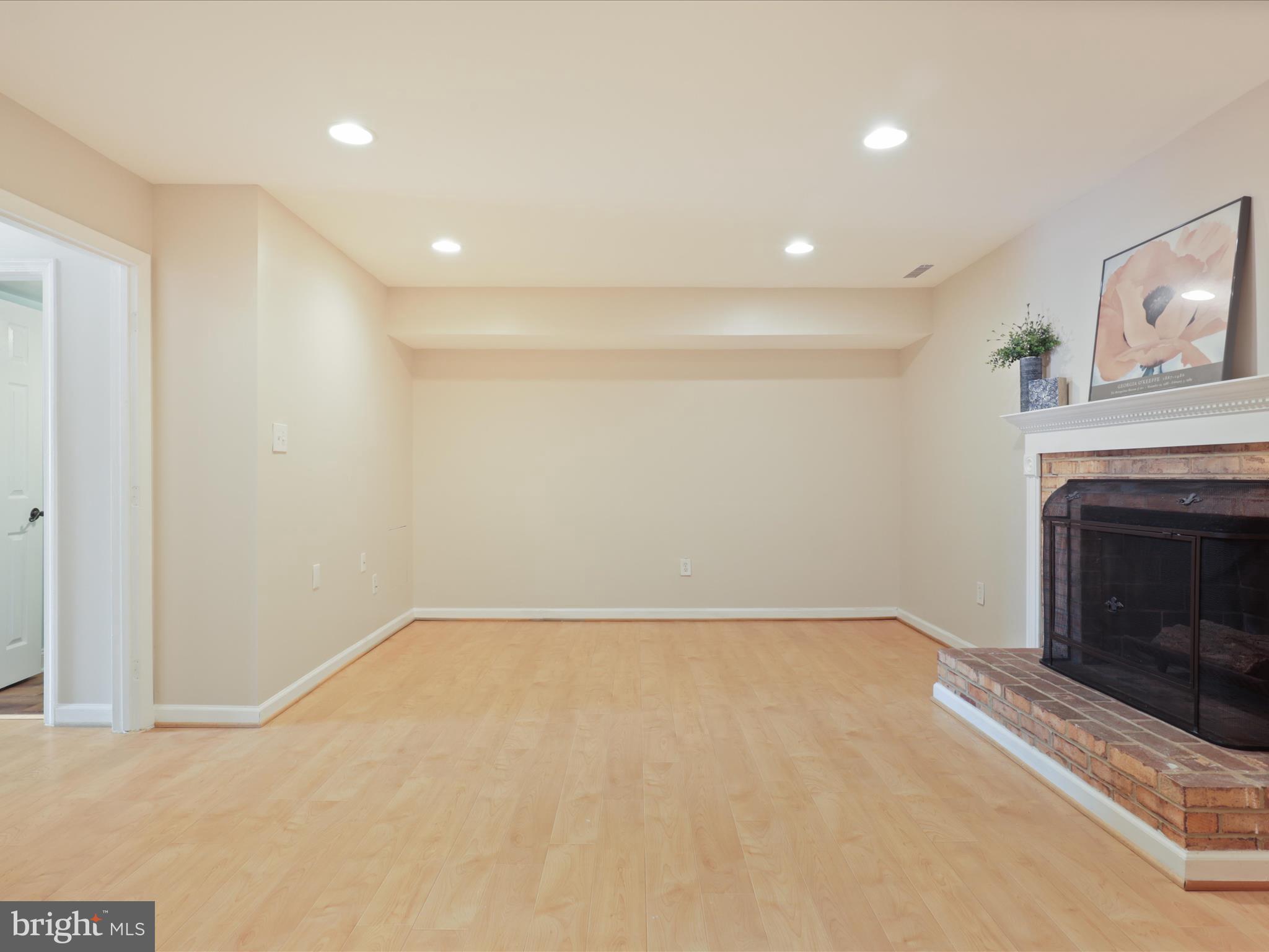 PINECREST HEIGHTS - Residential