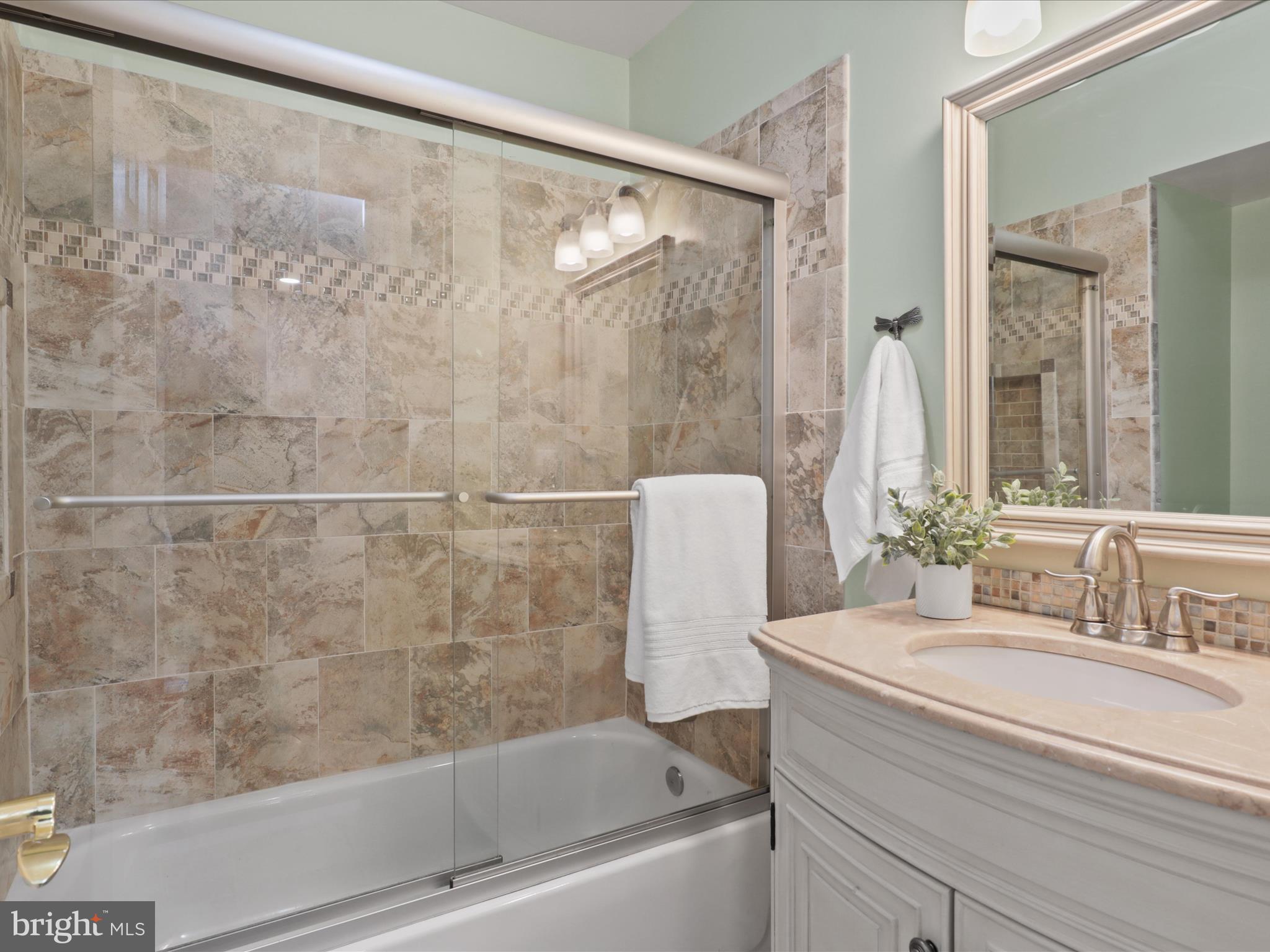 PINECREST HEIGHTS - Residential