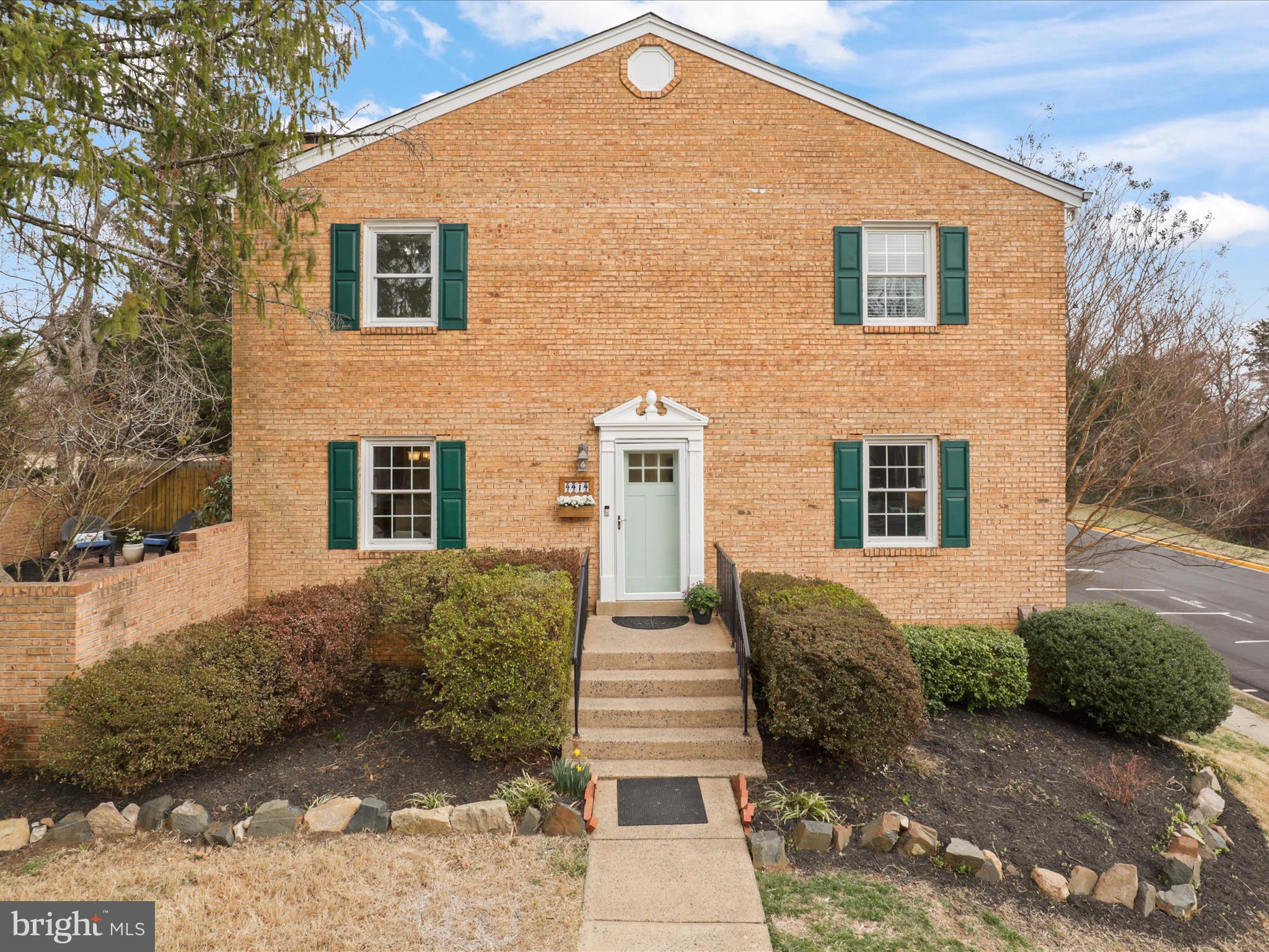 PINECREST HEIGHTS - Residential