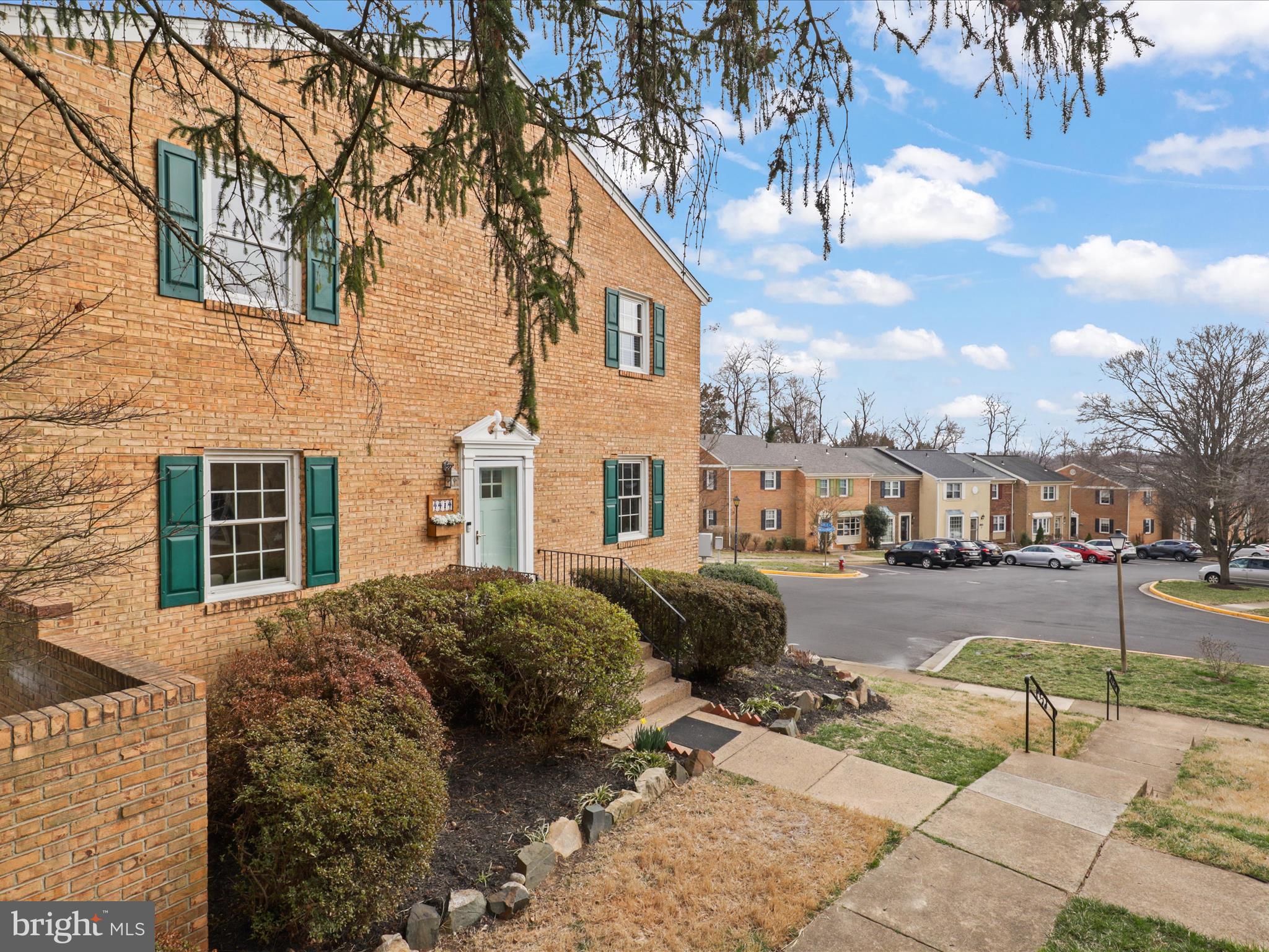 PINECREST HEIGHTS - Residential