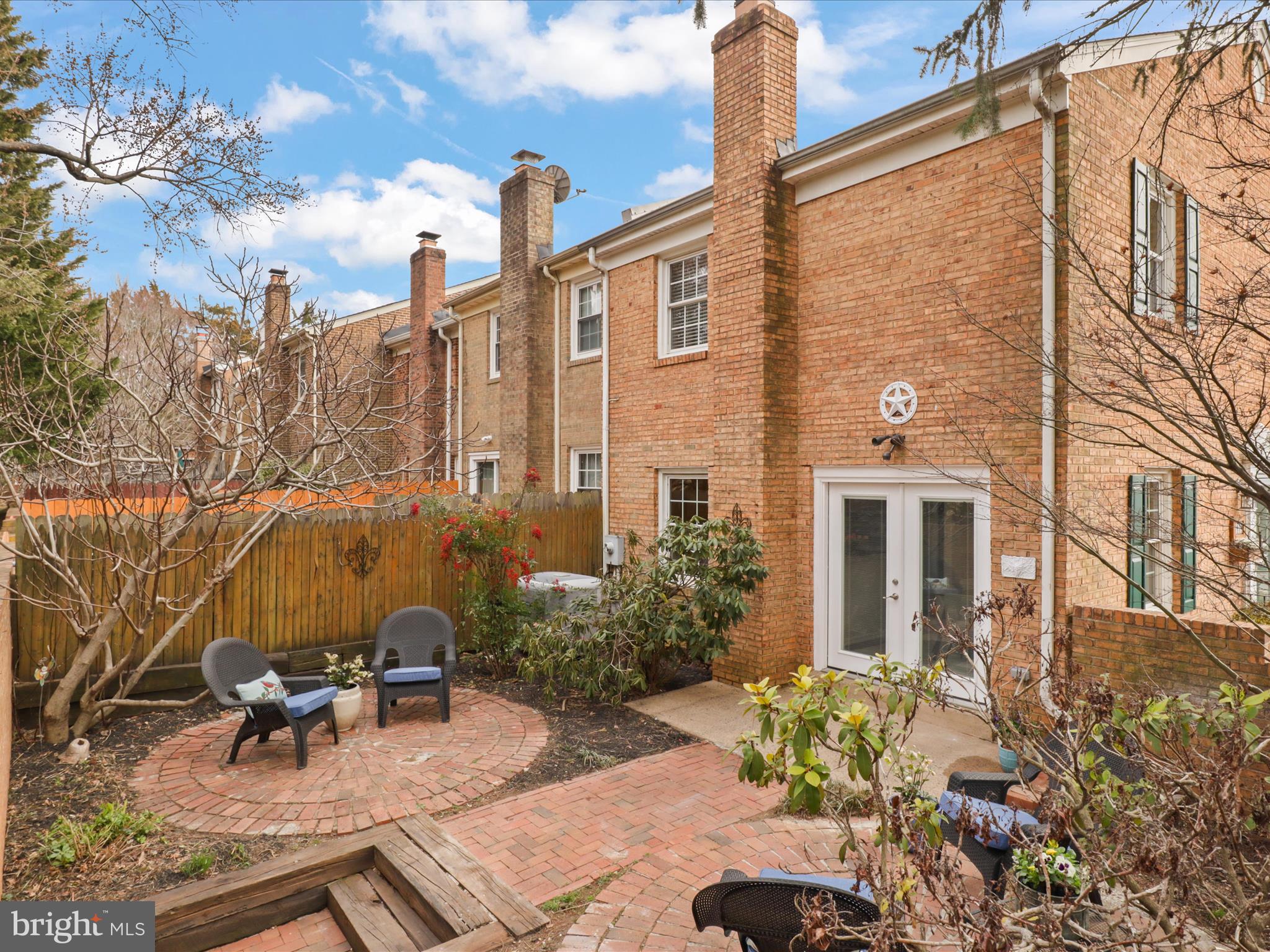 PINECREST HEIGHTS - Residential