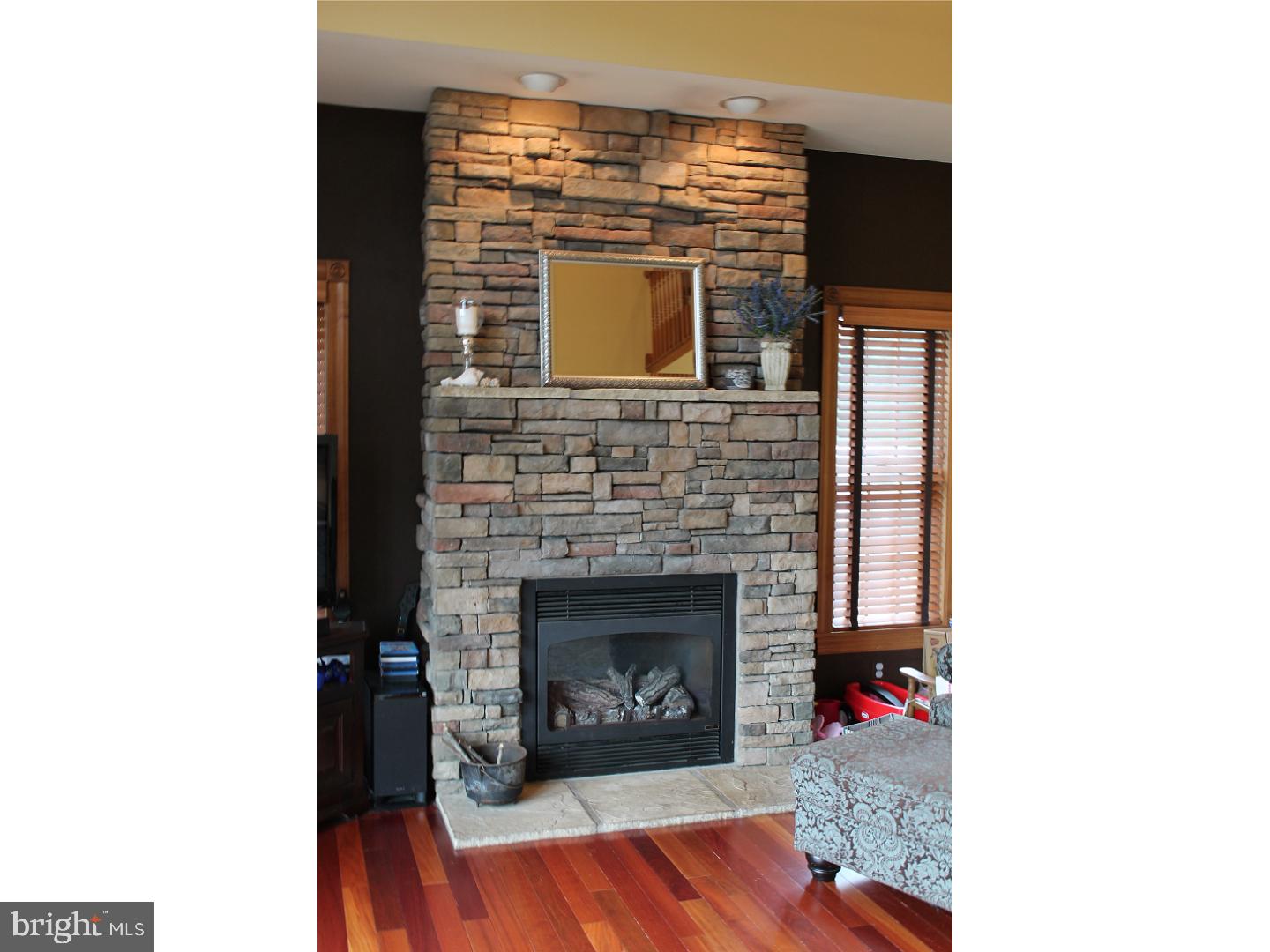 HAWK RIDGE ESTATES - Residential