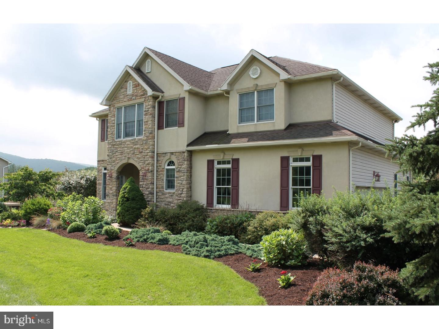 HAWK RIDGE ESTATES - Residential