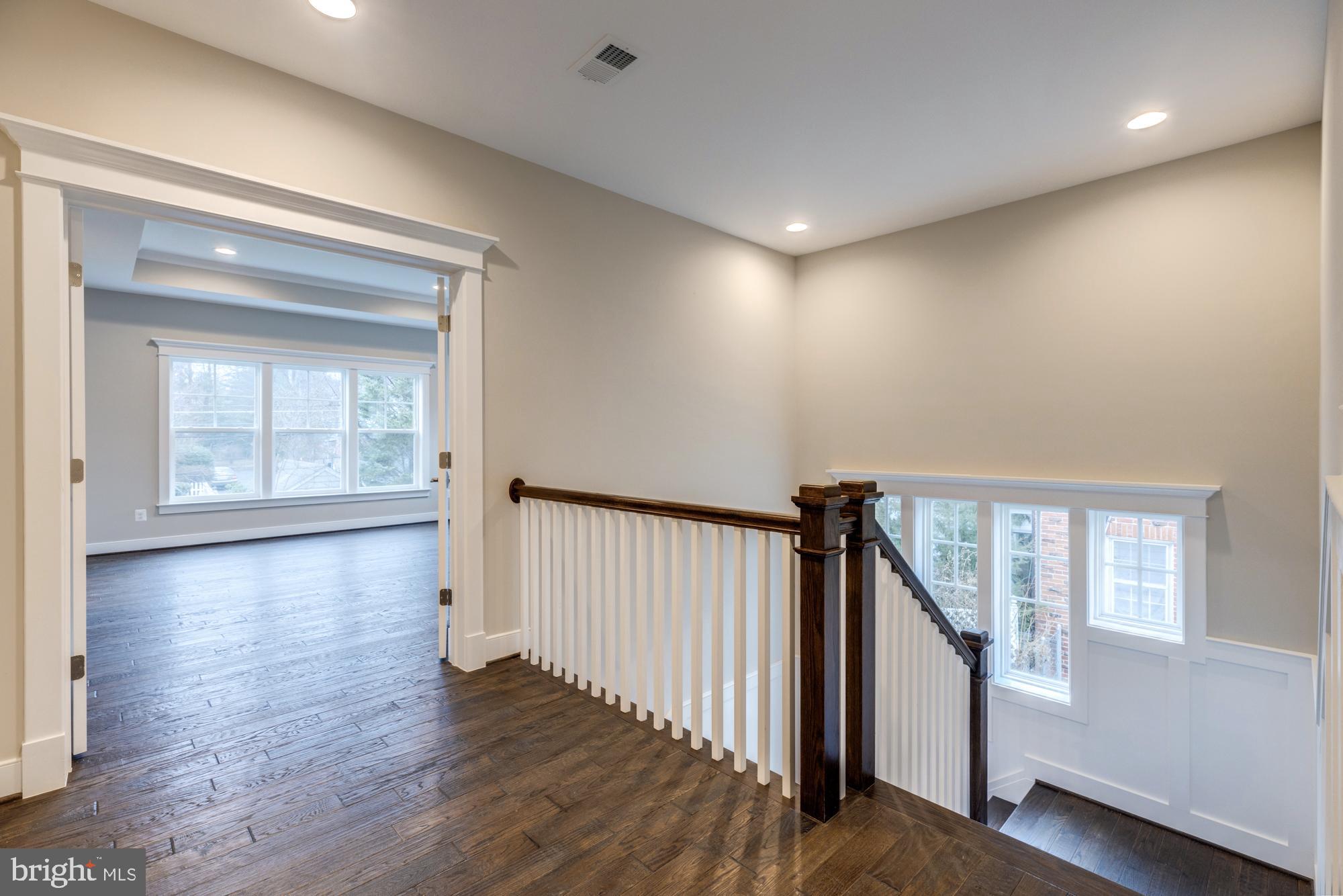 HILLWOOD - Residential