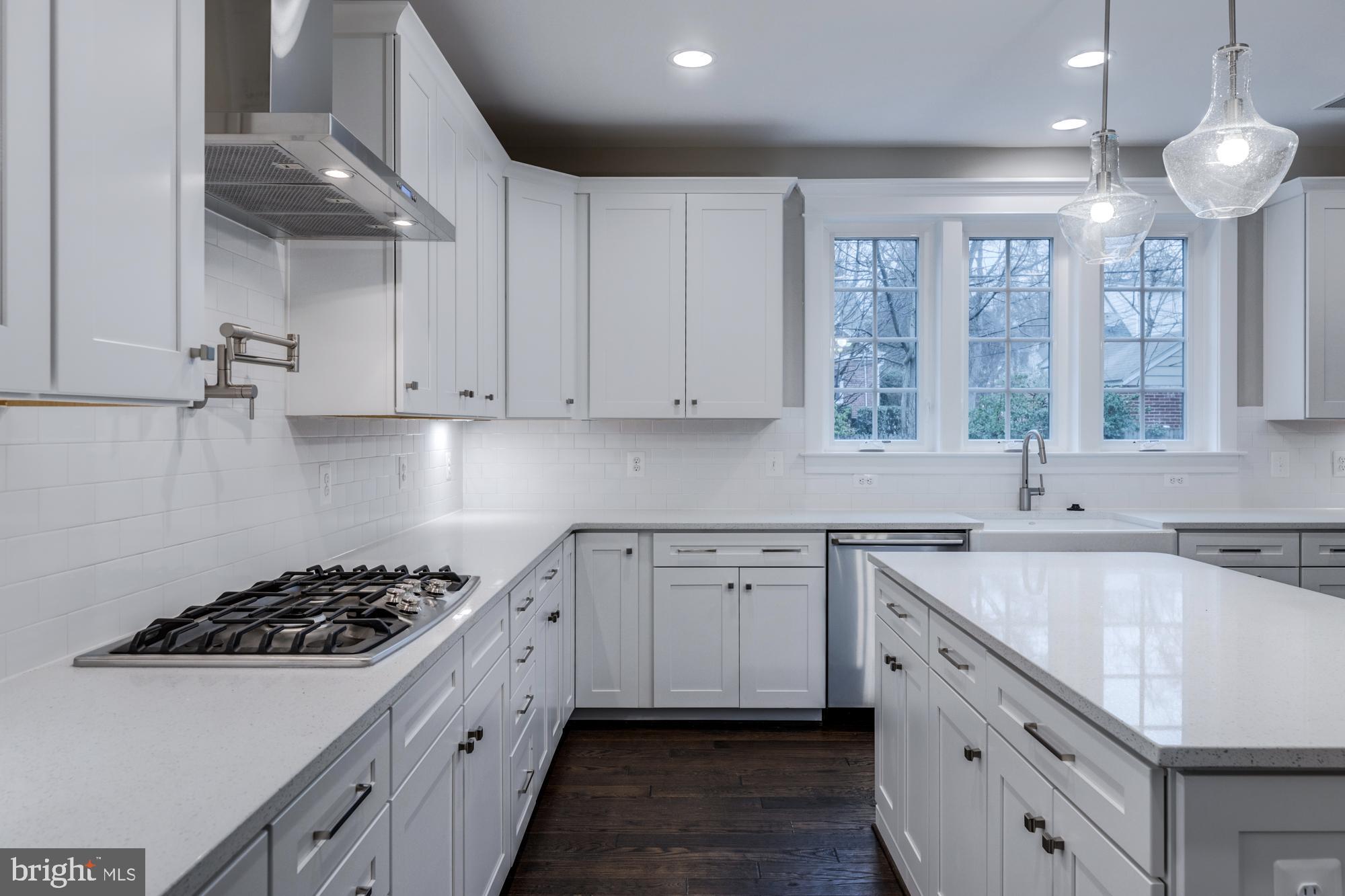 HILLWOOD - Residential