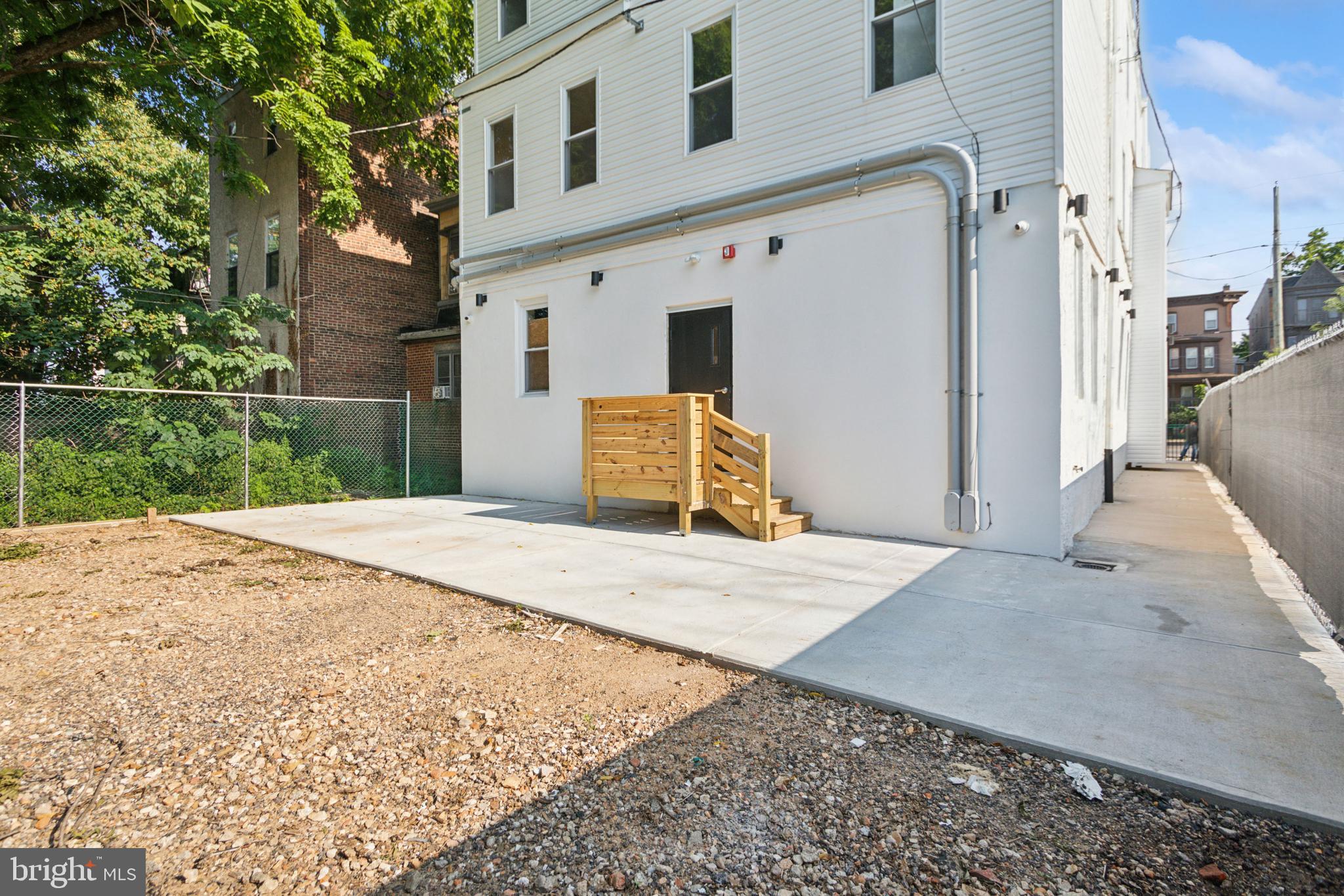 PARKSIDE - Residential Lease