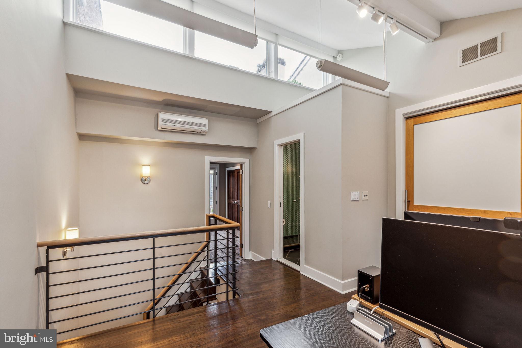 WASHINGTON SQ WEST - Residential