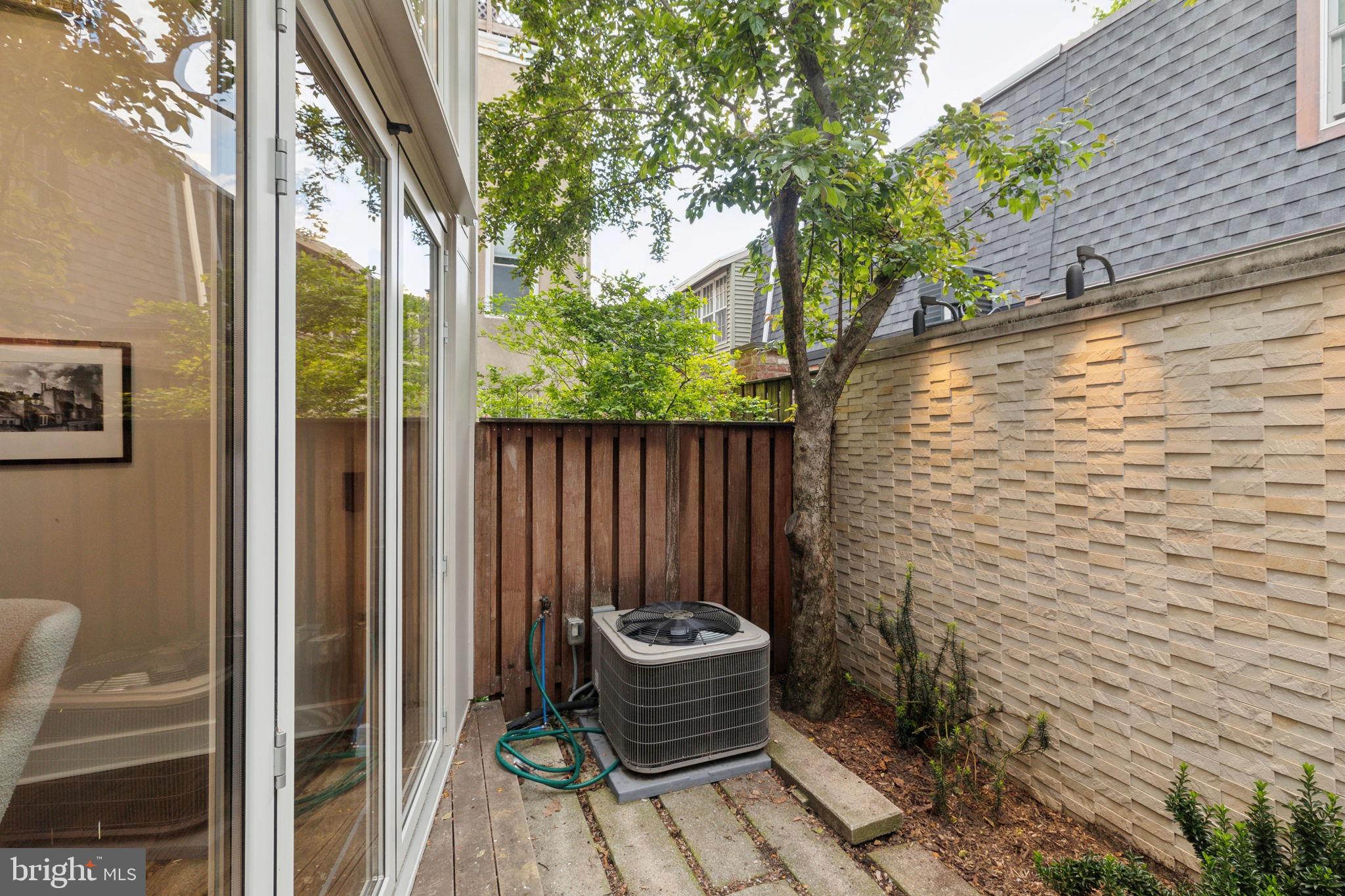 WASHINGTON SQ WEST - Residential