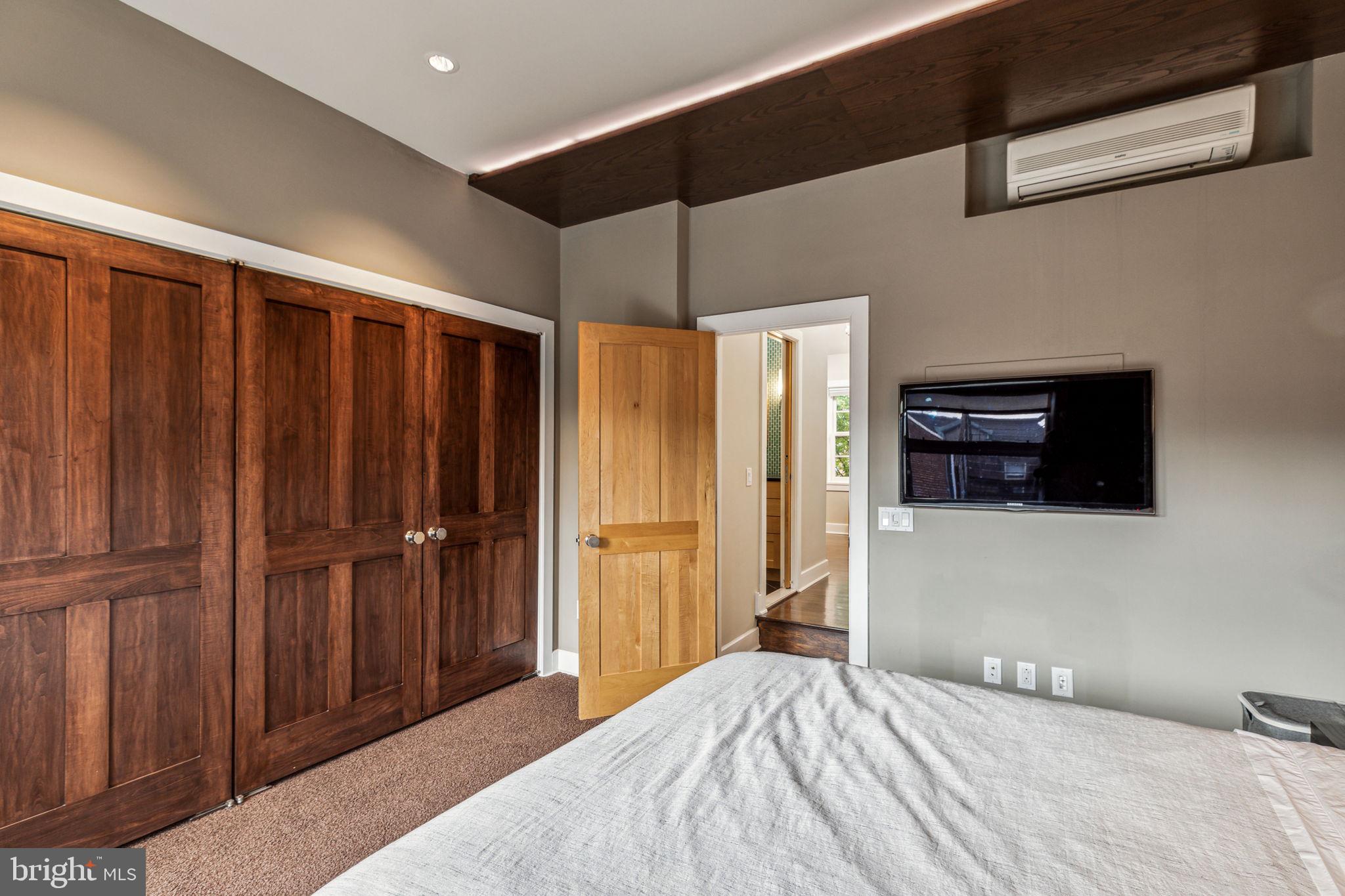 WASHINGTON SQ WEST - Residential