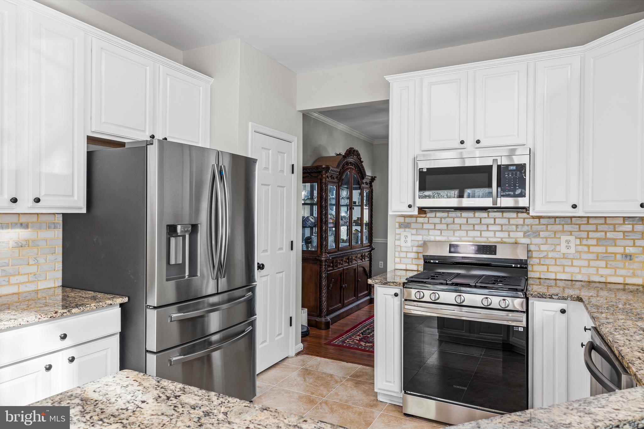 SIGNATURE AT BROADLANDS - Residential