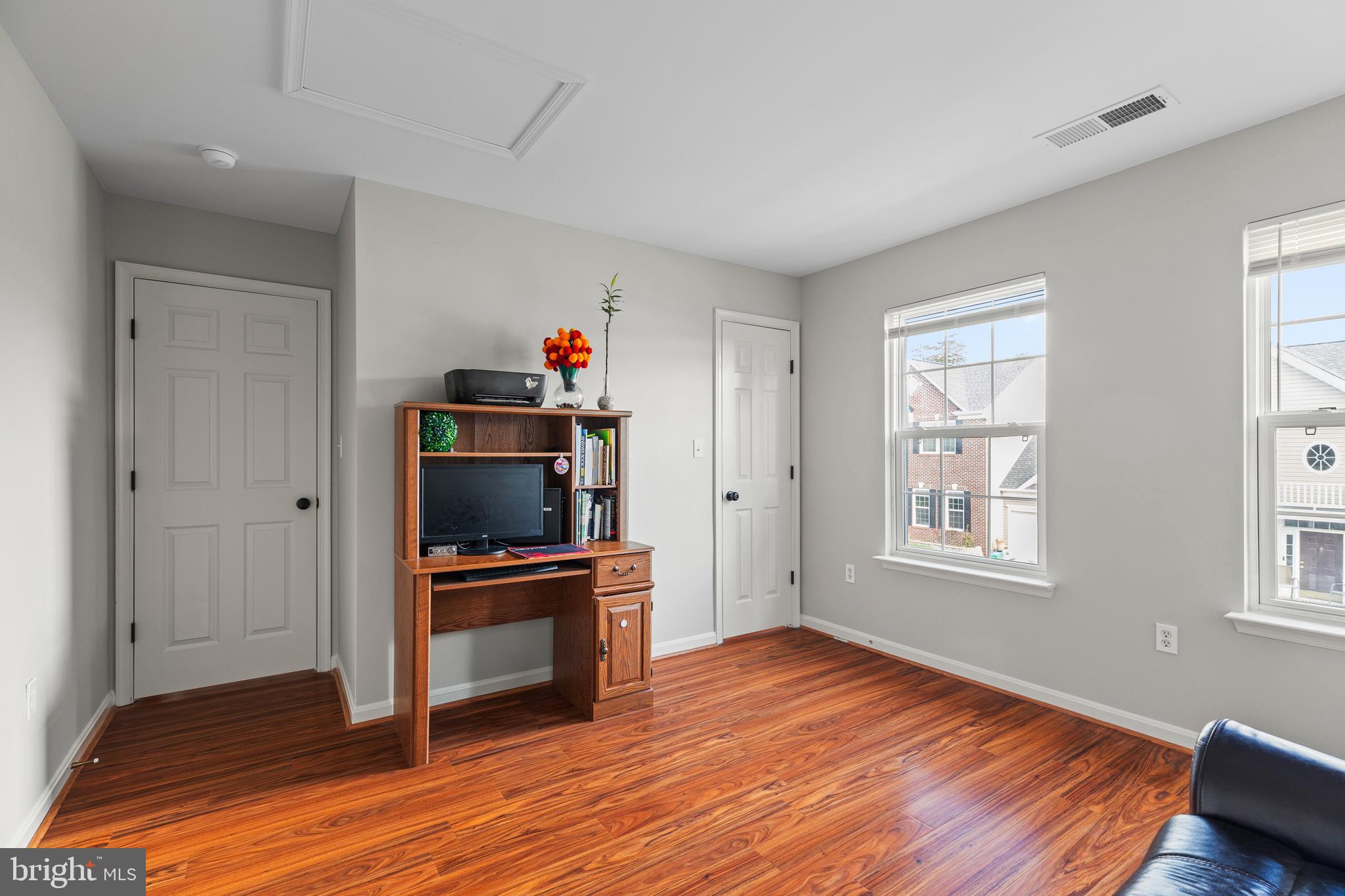 SIGNATURE AT BROADLANDS - Residential