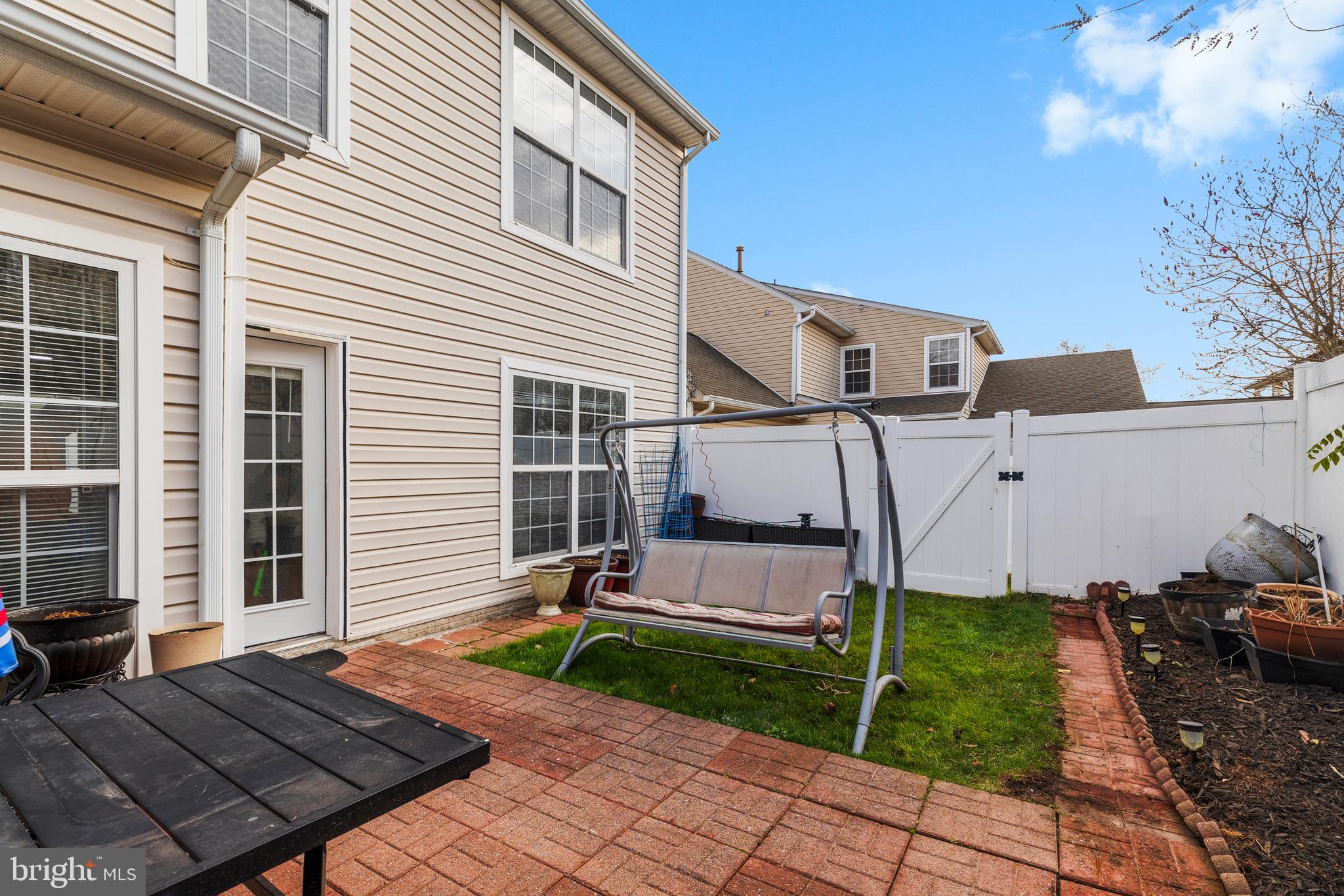 SIGNATURE AT BROADLANDS - Residential