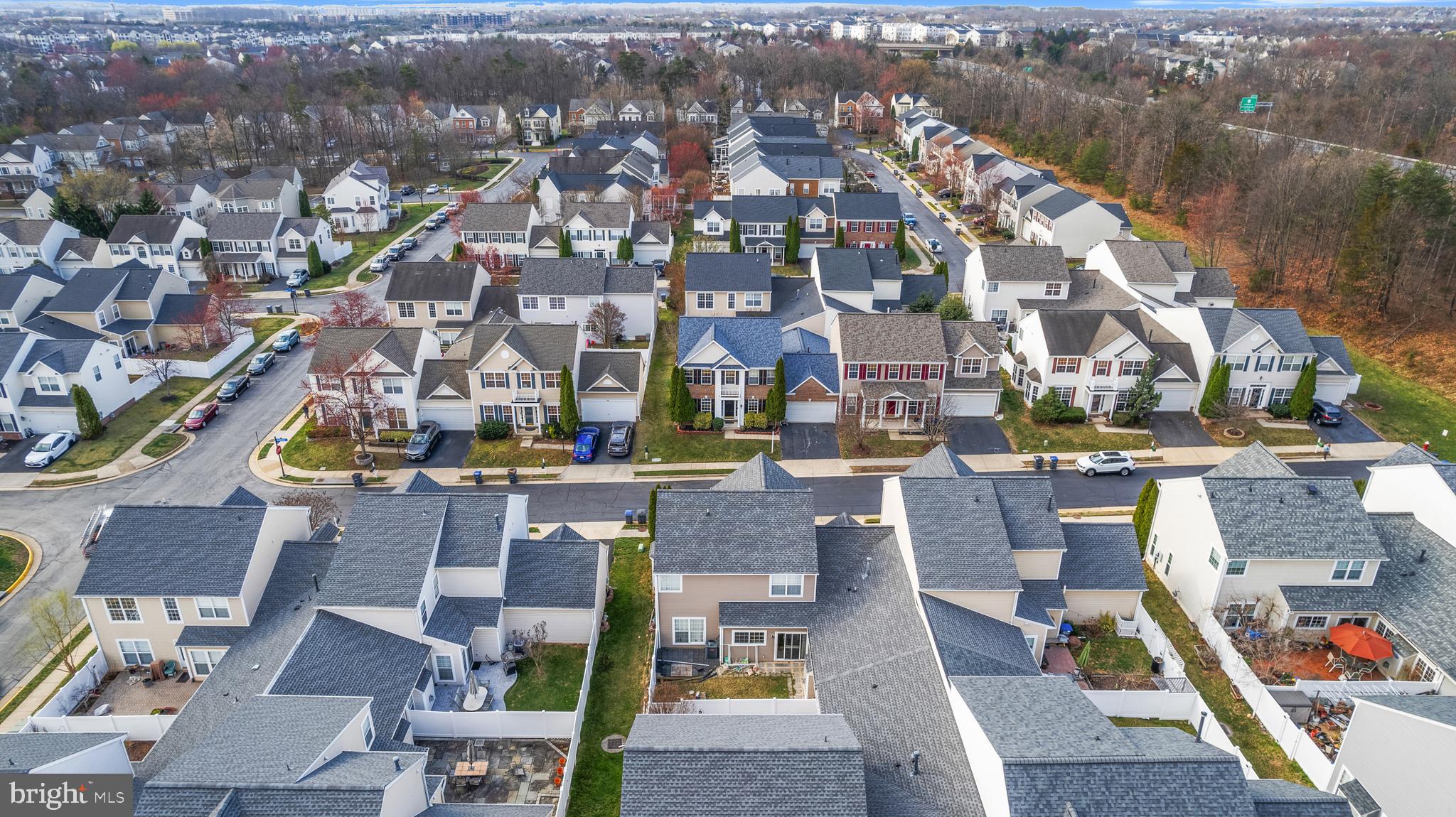 SIGNATURE AT BROADLANDS - Residential