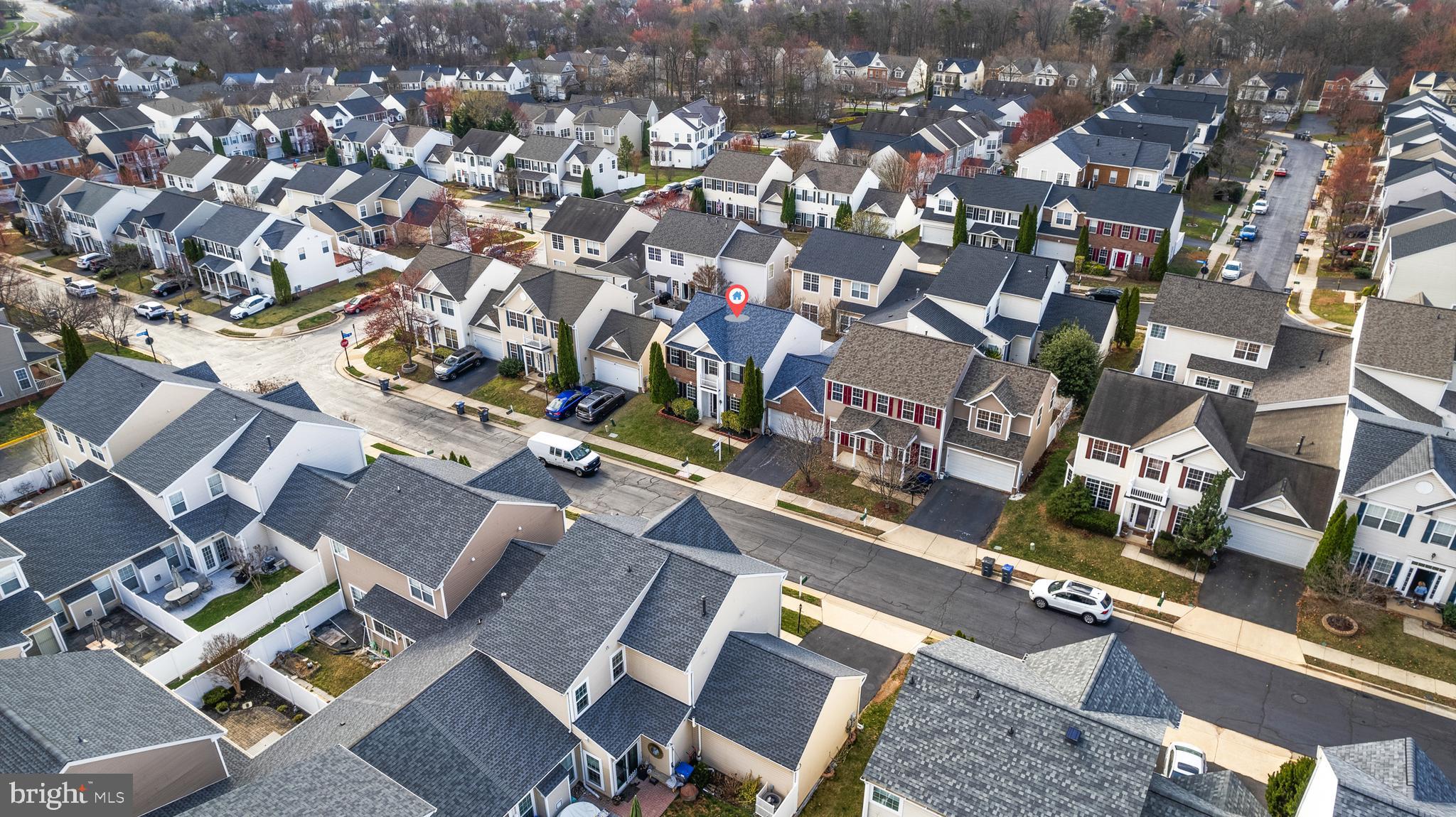 SIGNATURE AT BROADLANDS - Residential