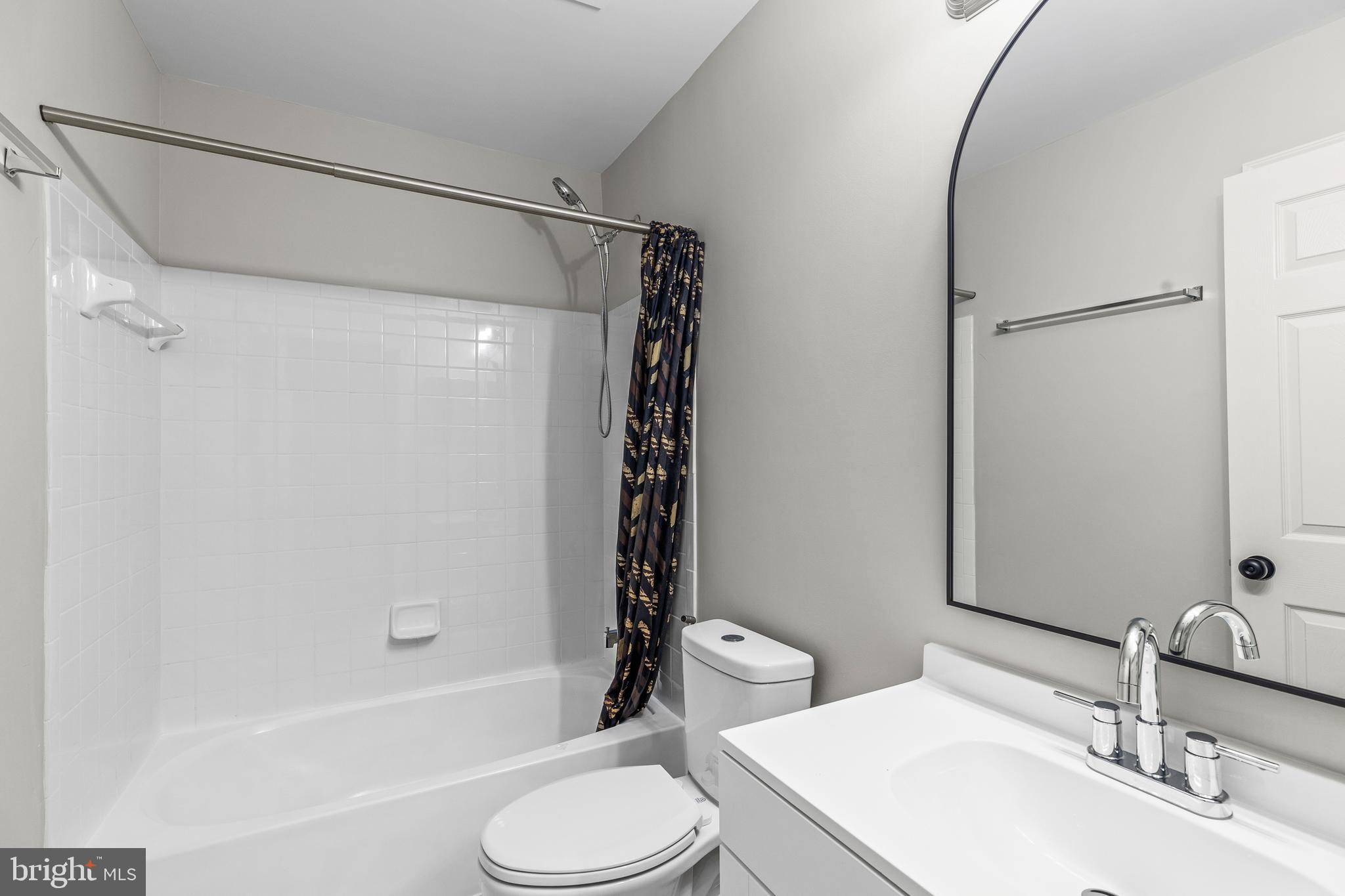 SIGNATURE AT BROADLANDS - Residential