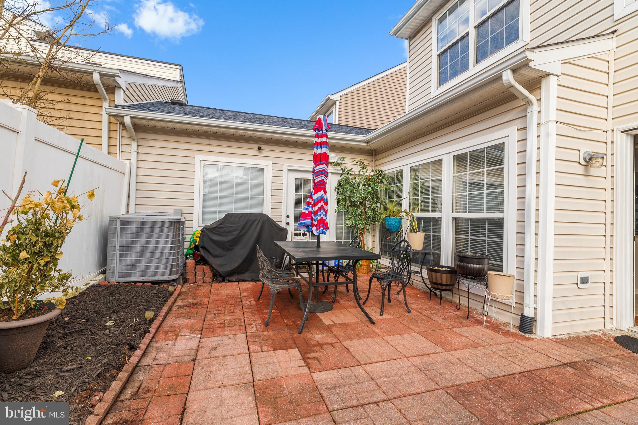 SIGNATURE AT BROADLANDS - Residential