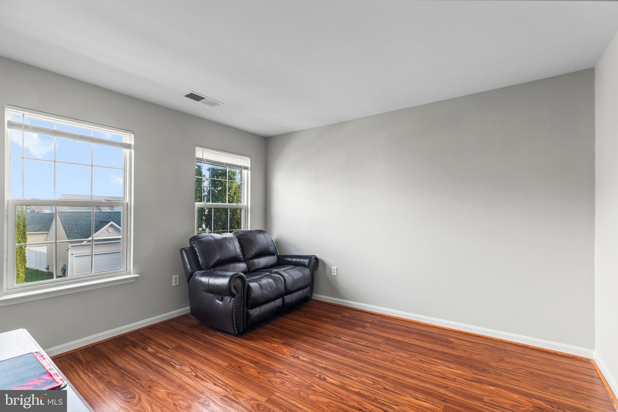 SIGNATURE AT BROADLANDS - Residential